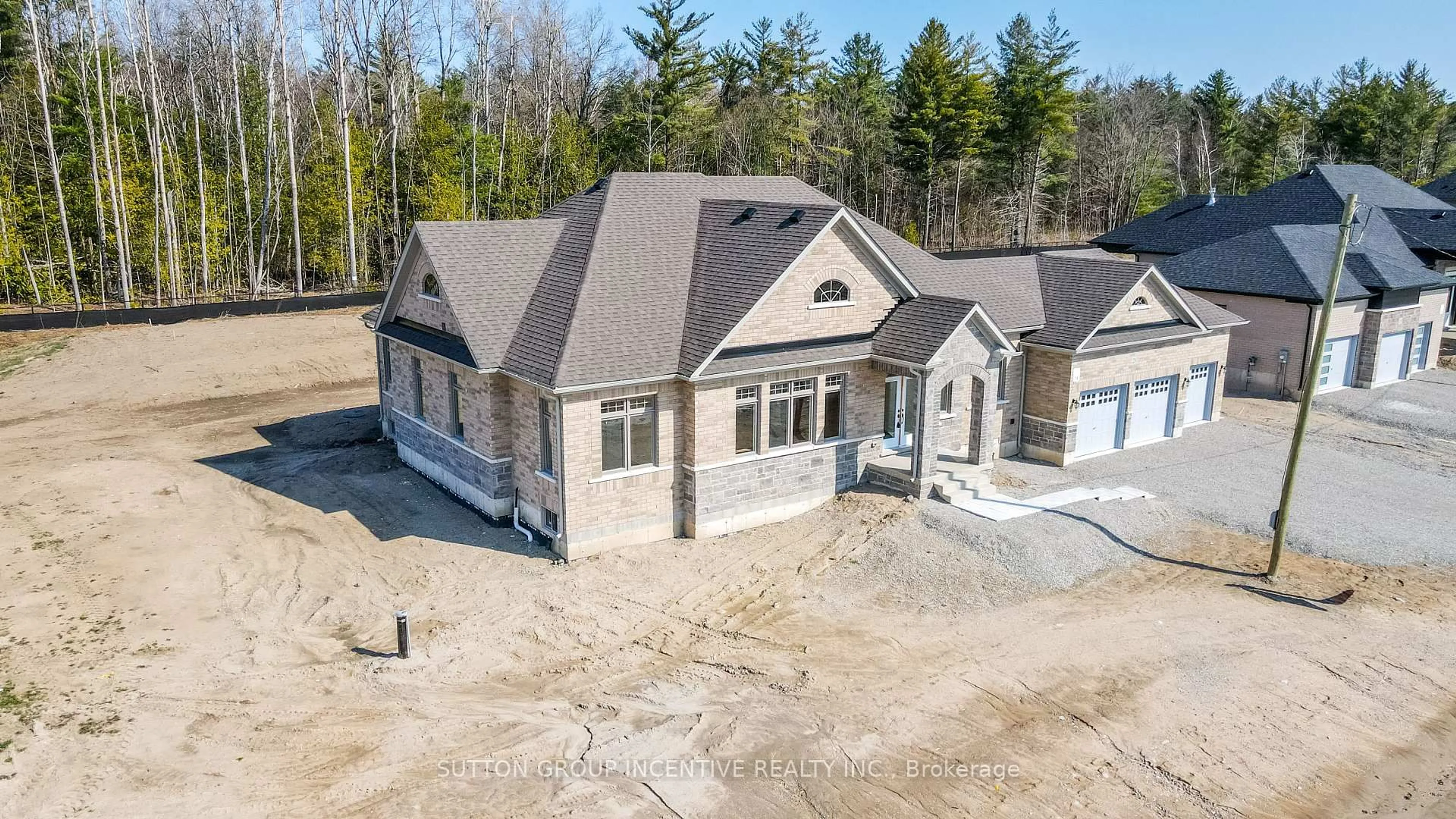A pic from outside/outdoor area/front of a property/back of a property/a pic from drone, building for 28 Cottonwood St, Springwater Ontario L9X 2E5