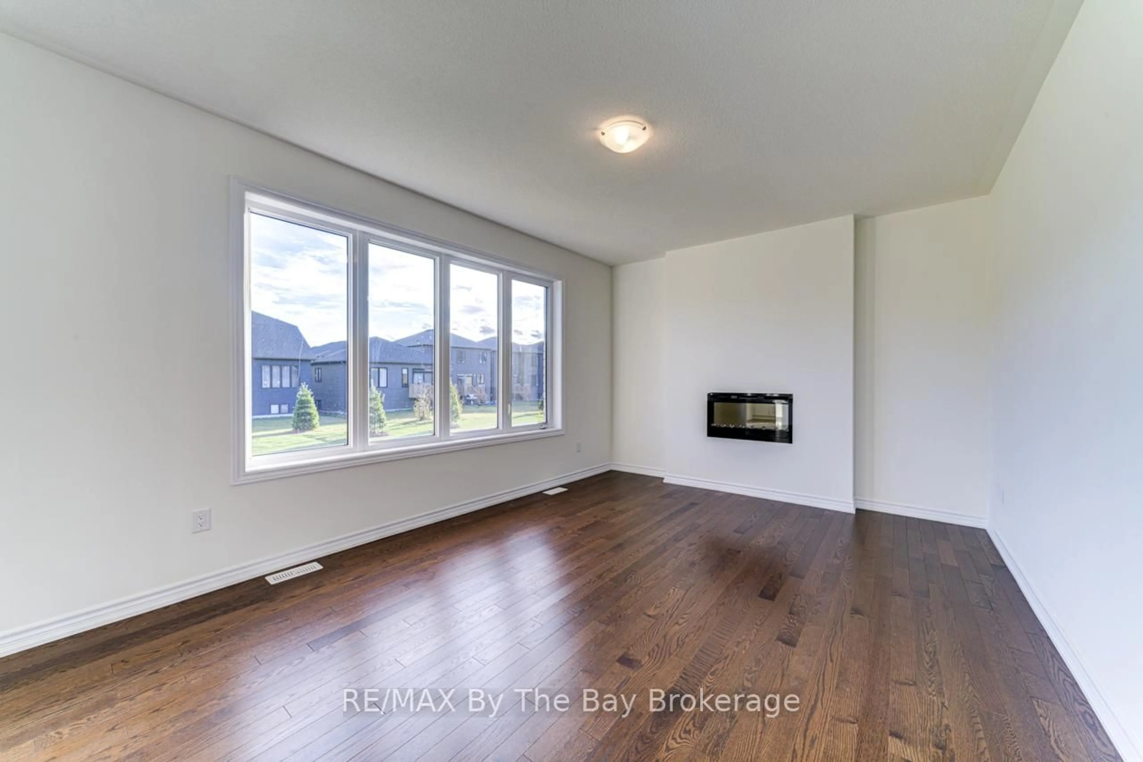 A pic of a room for 162 Mapleside Dr, Wasaga Beach Ontario L9Z 0L4