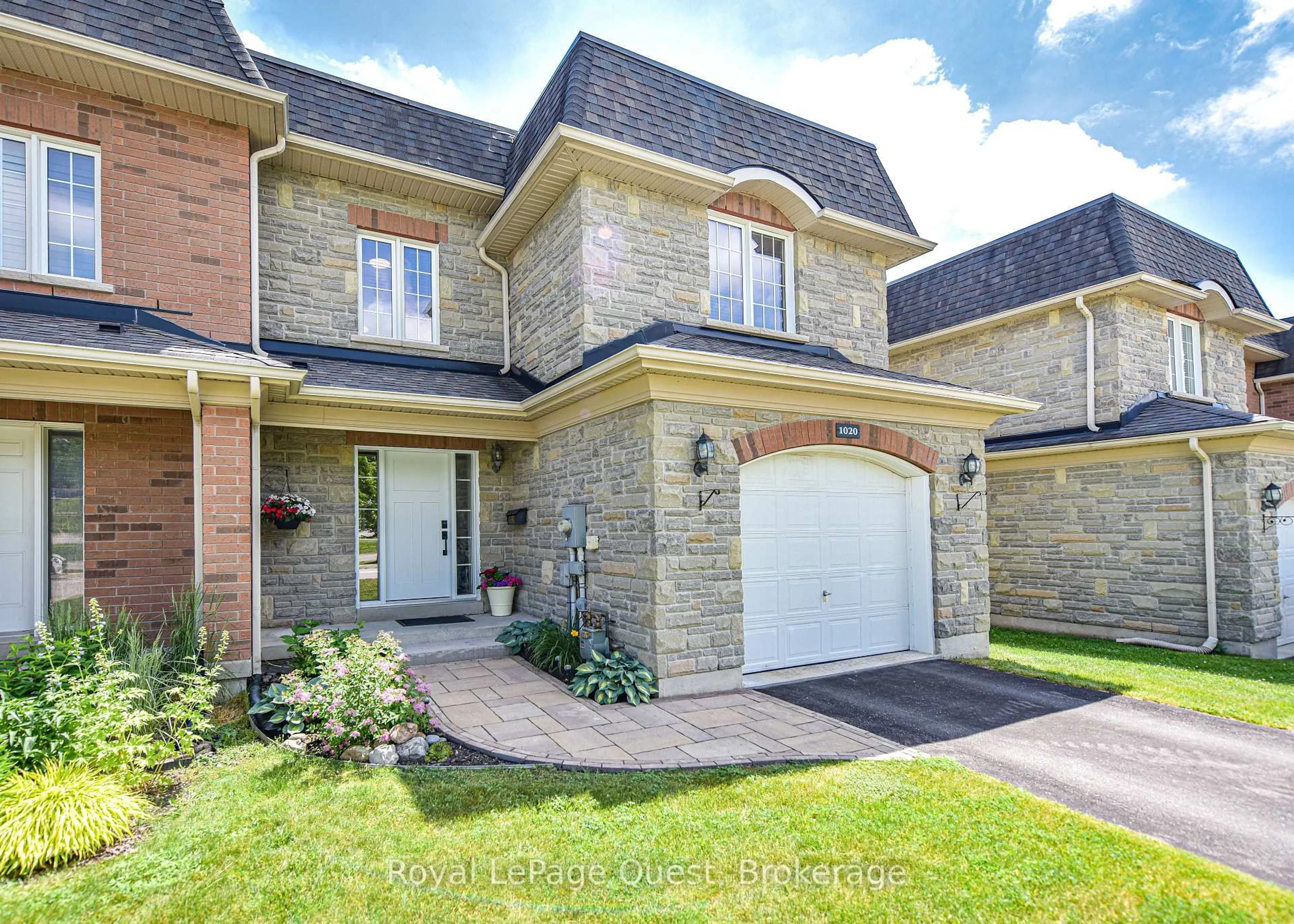 Home with brick exterior material, street for 1020 Mississaga St, Orillia Ontario L3V 7E8