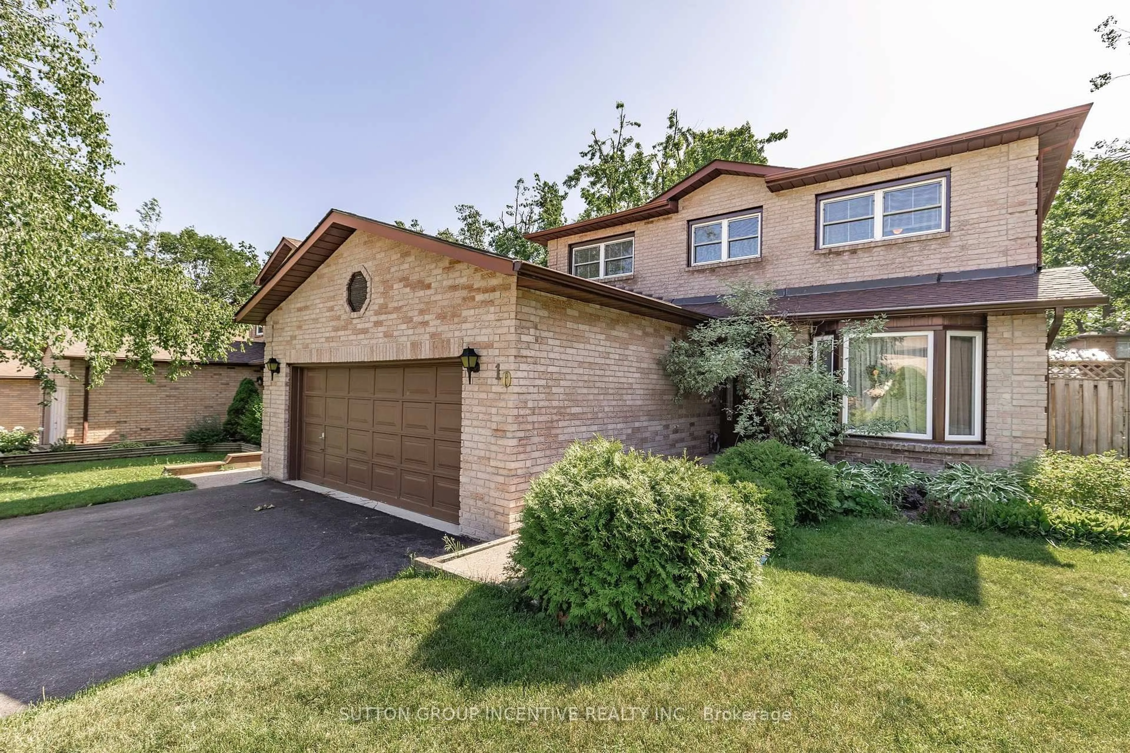 Home with brick exterior material, street for 10 Keats Dr, Barrie Ontario L4N 6C7