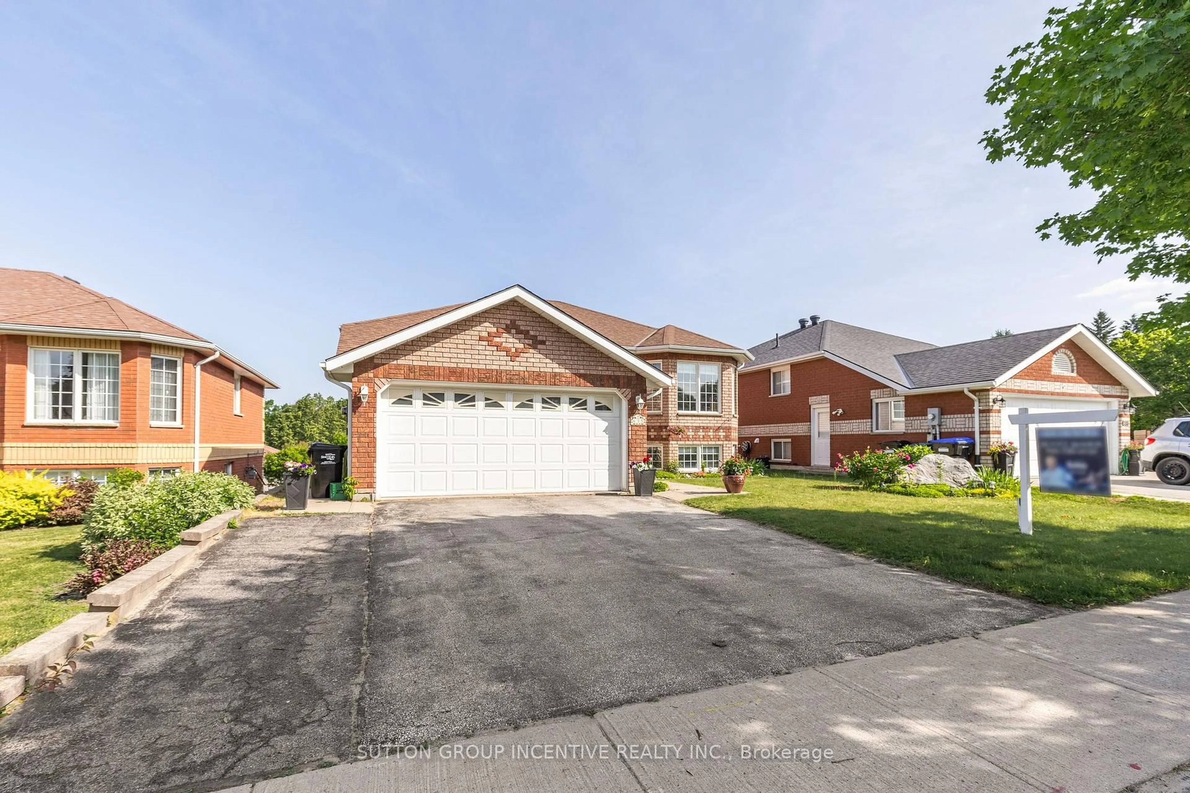 Home with brick exterior material, street for 635 Wayne Cres, Midland Ontario L4R 5E1