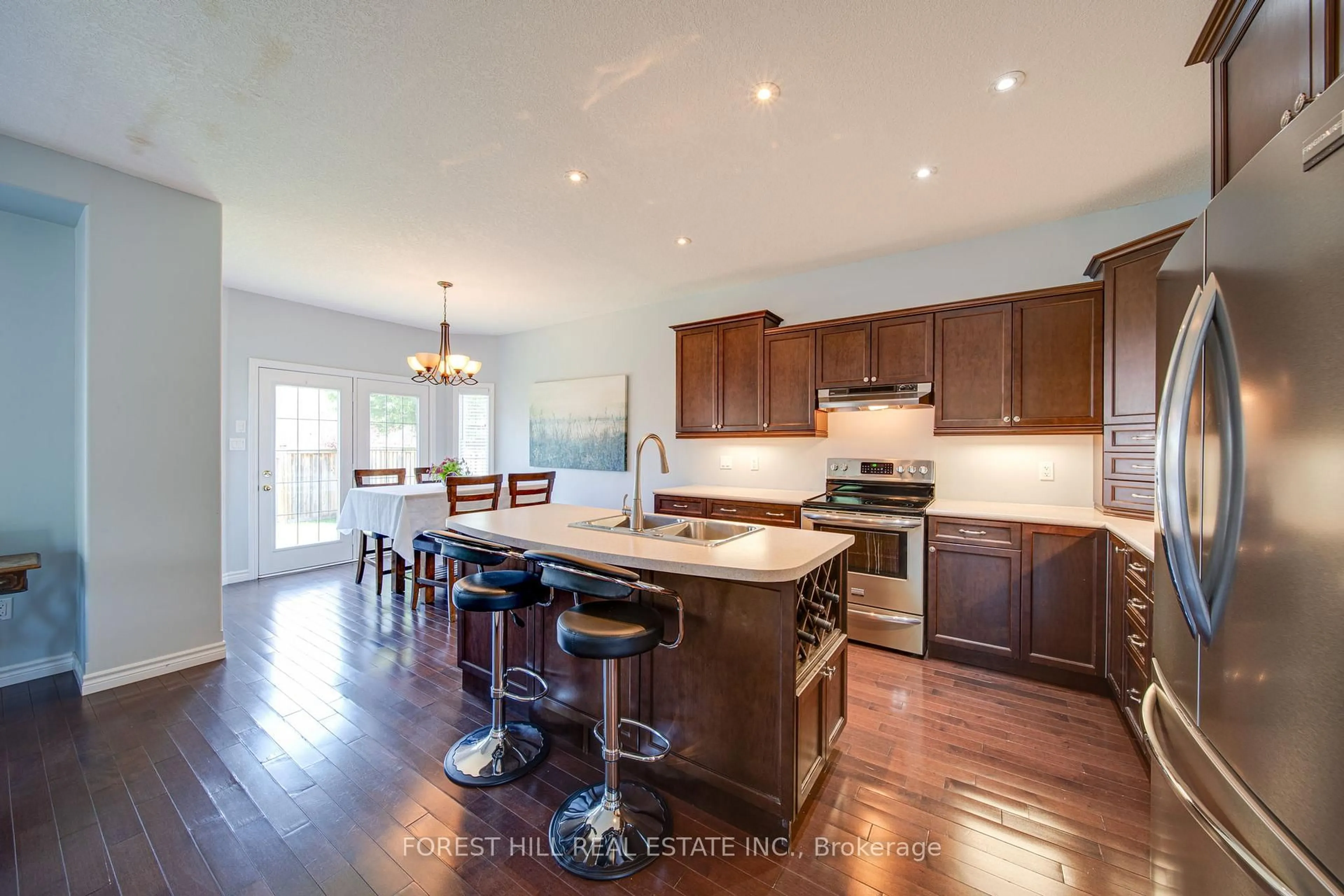 Open concept kitchen, unknown for 54 Chamberlain Cres, Collingwood Ontario L9Y 0C9