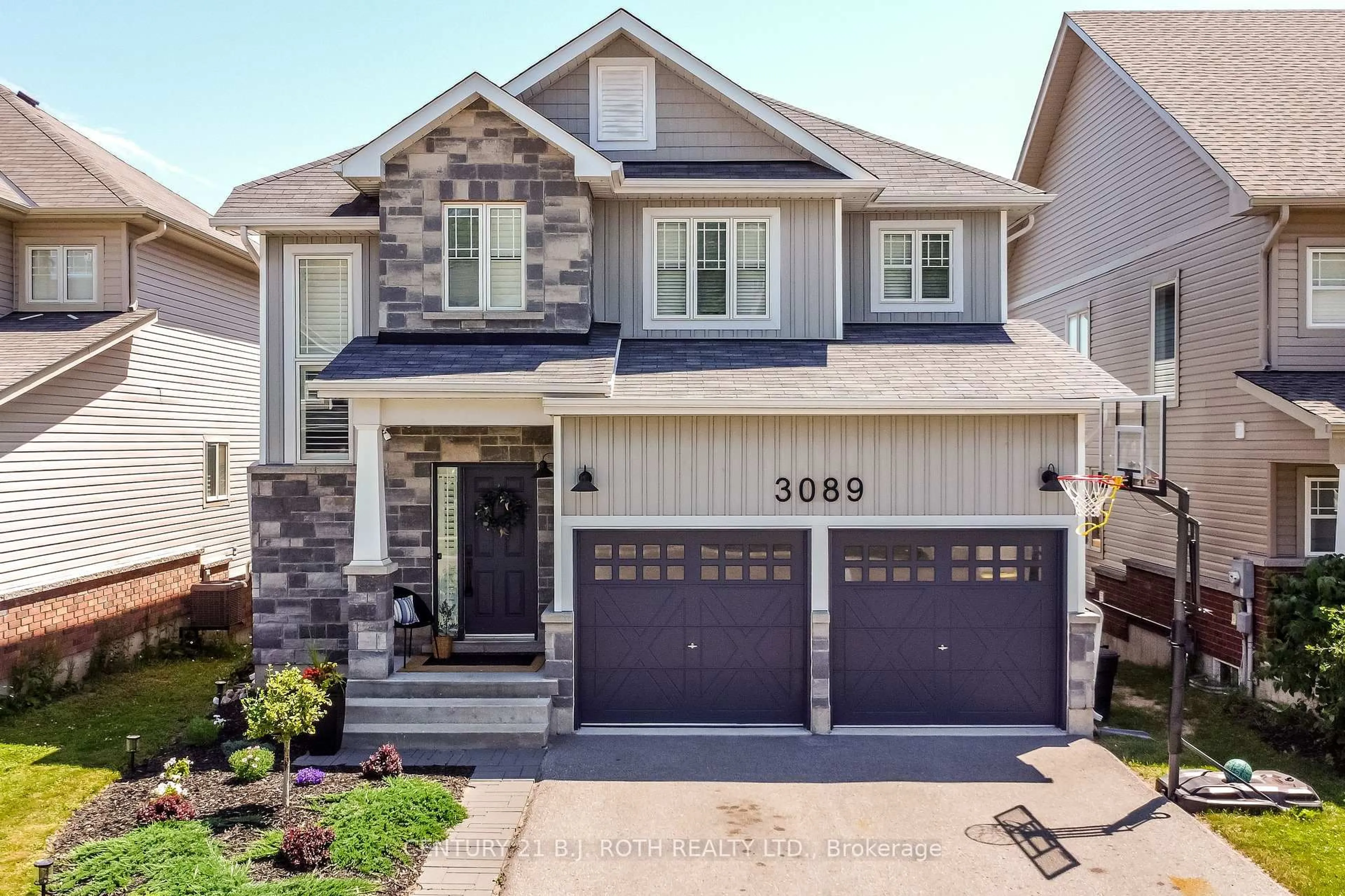 Home with brick exterior material, street for 3089 Emperor Dr, Orillia Ontario L3V 6H2