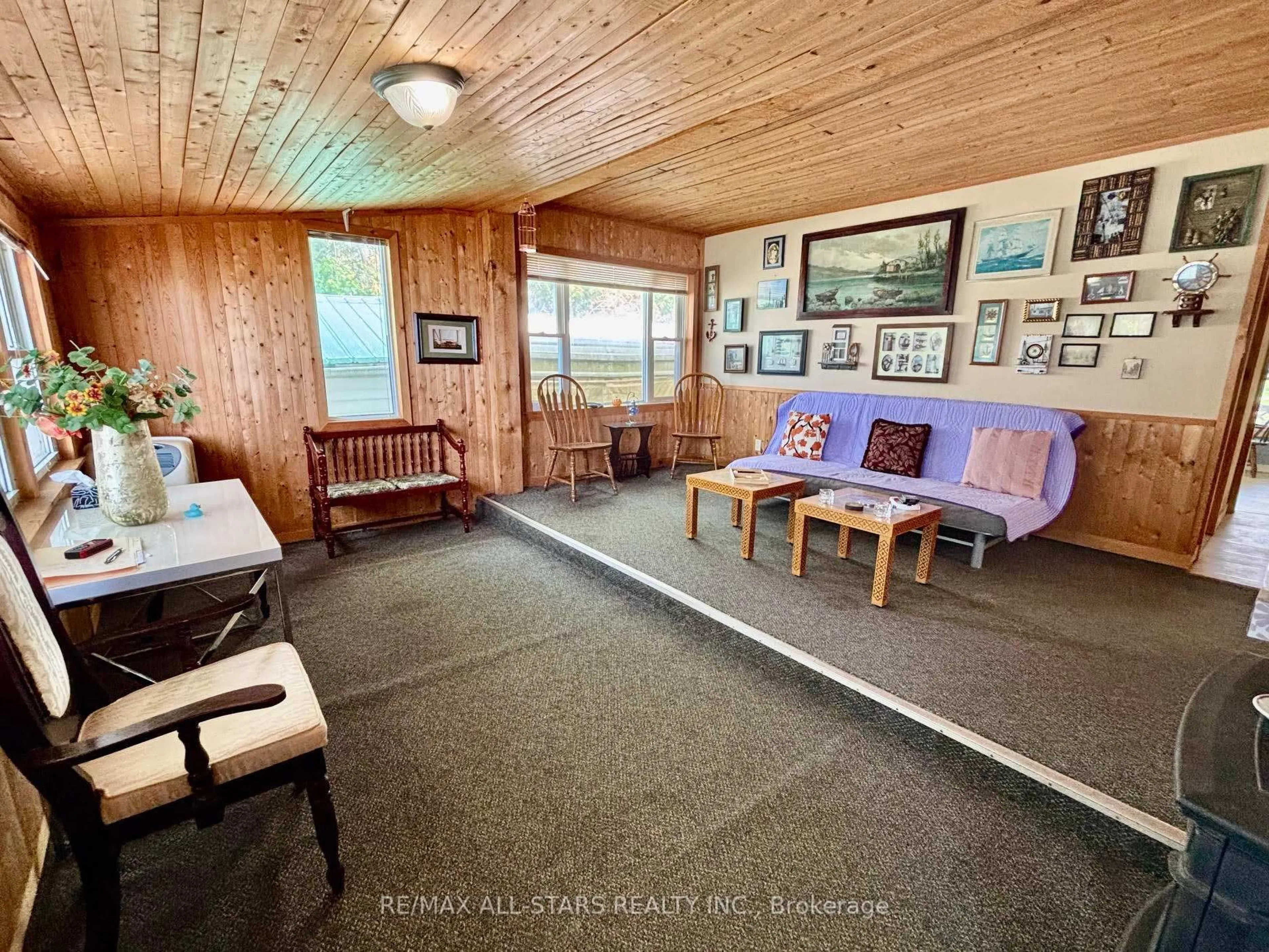 A pic of a room for 2644 Lakeshore Dr, Ramara Ontario L0K 1B0
