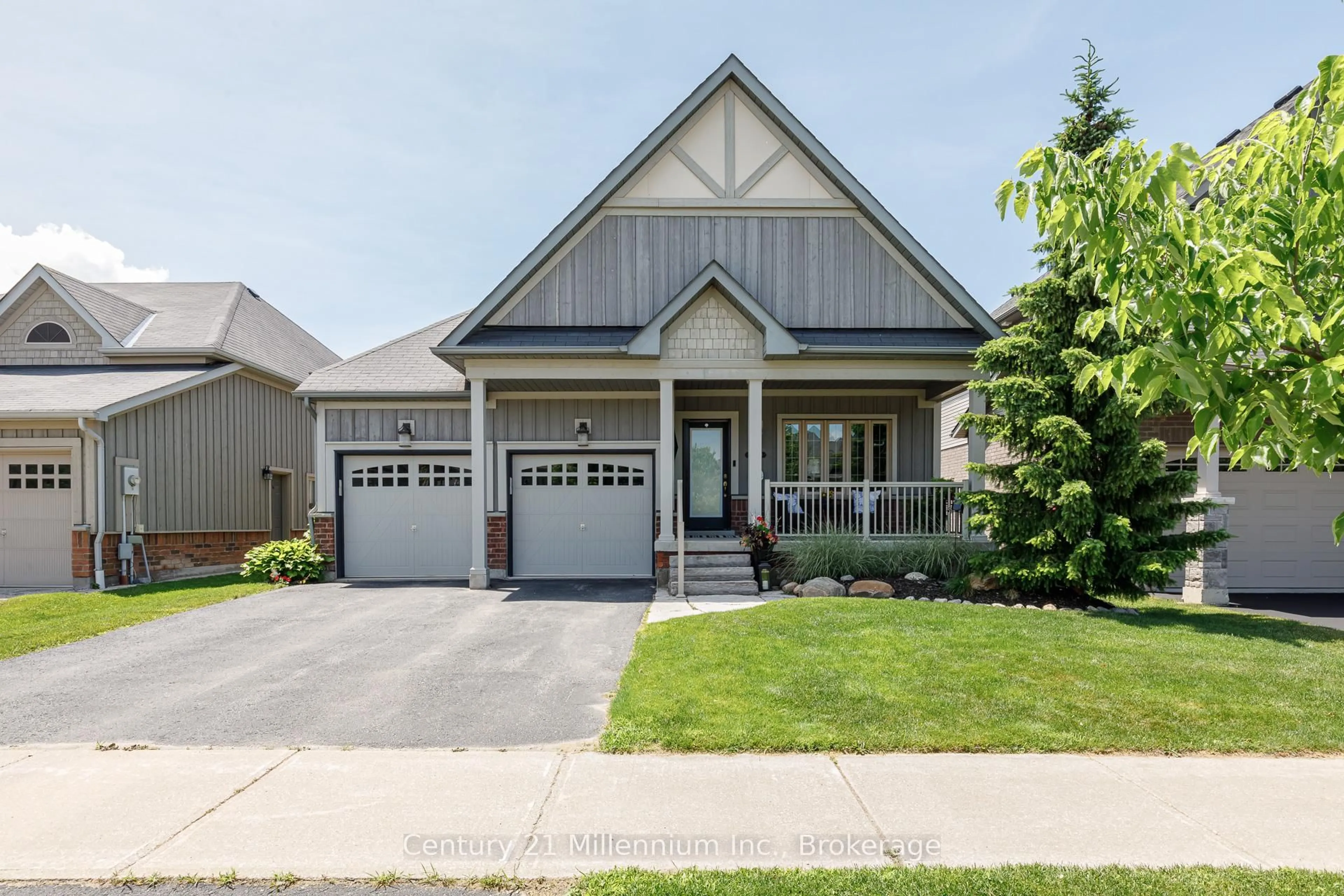 Home with brick exterior material, street for 19 Hughes St, Collingwood Ontario L9Y 0W7