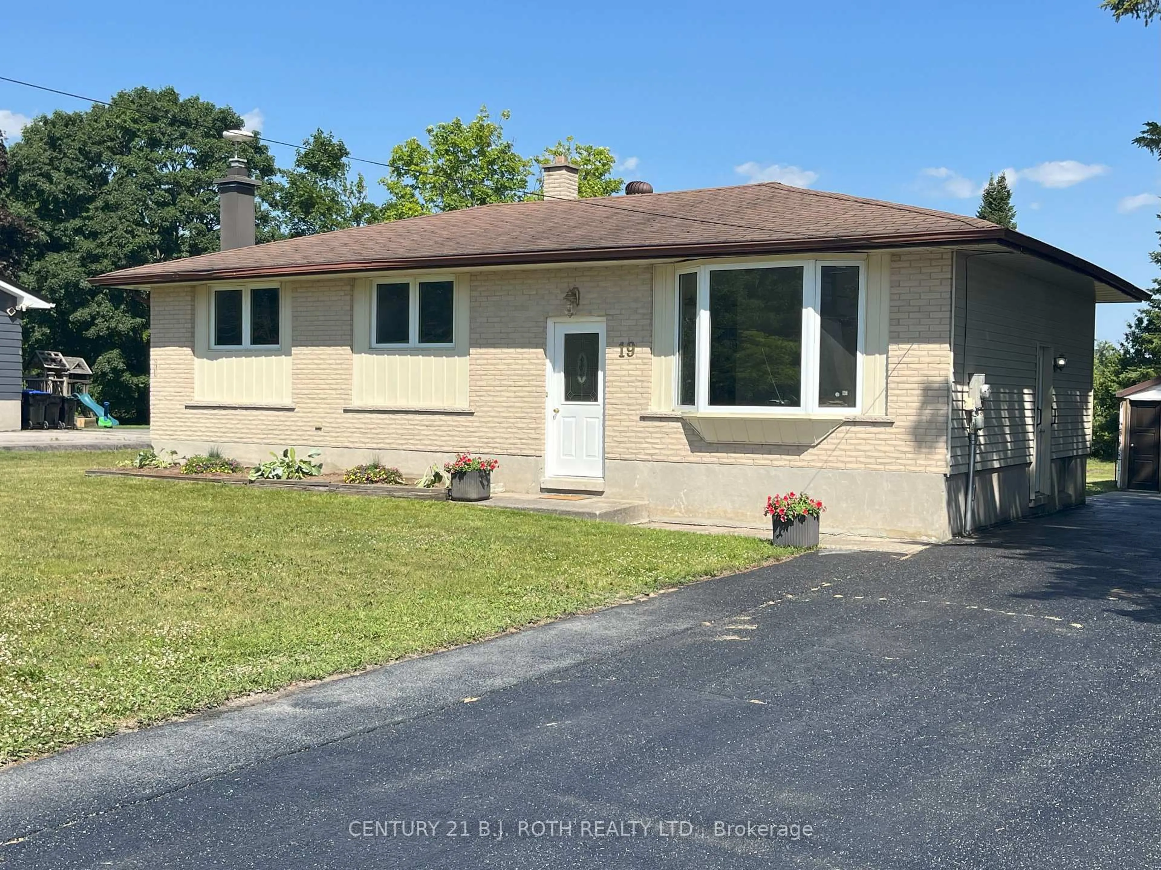 Home with vinyl exterior material, street for 19 Finlay Mill Rd, Springwater Ontario L0L 1X1