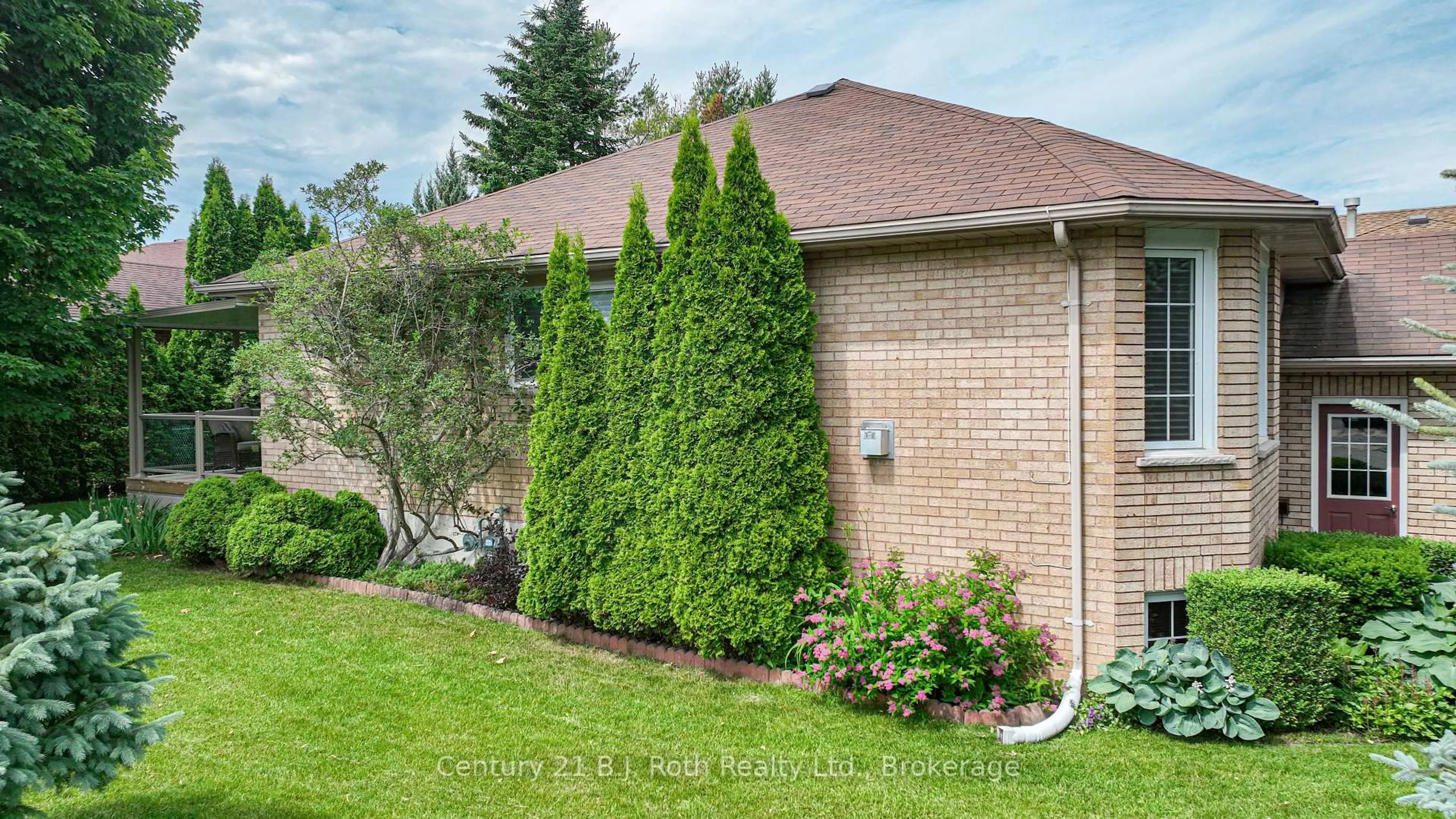Home with brick exterior material, unknown for 72 Carter Cres, Orillia Ontario L3V 7S1