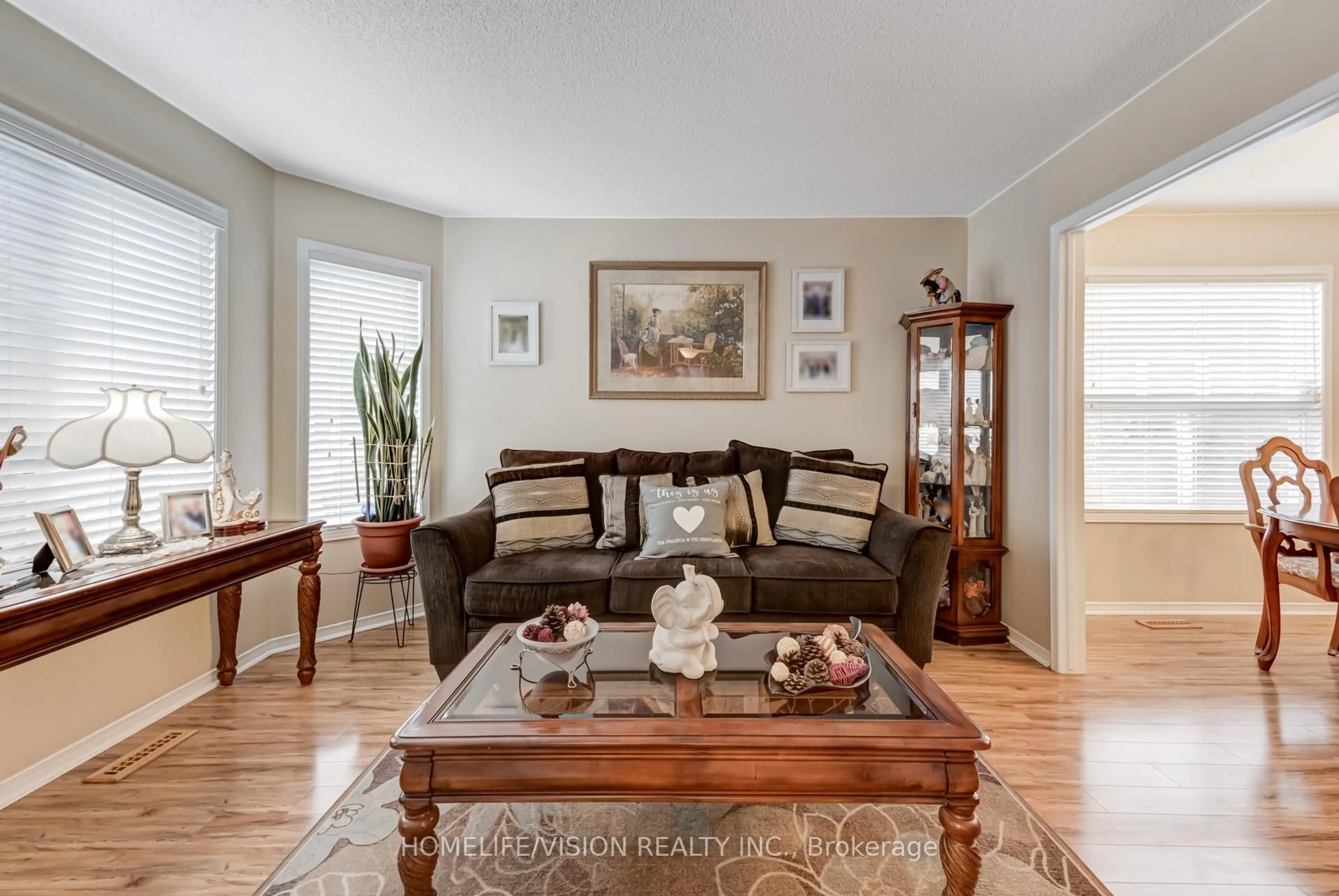Living room with furniture, unknown for 55 ETHERINGTON Cres, Barrie Ontario L4N 6Z4