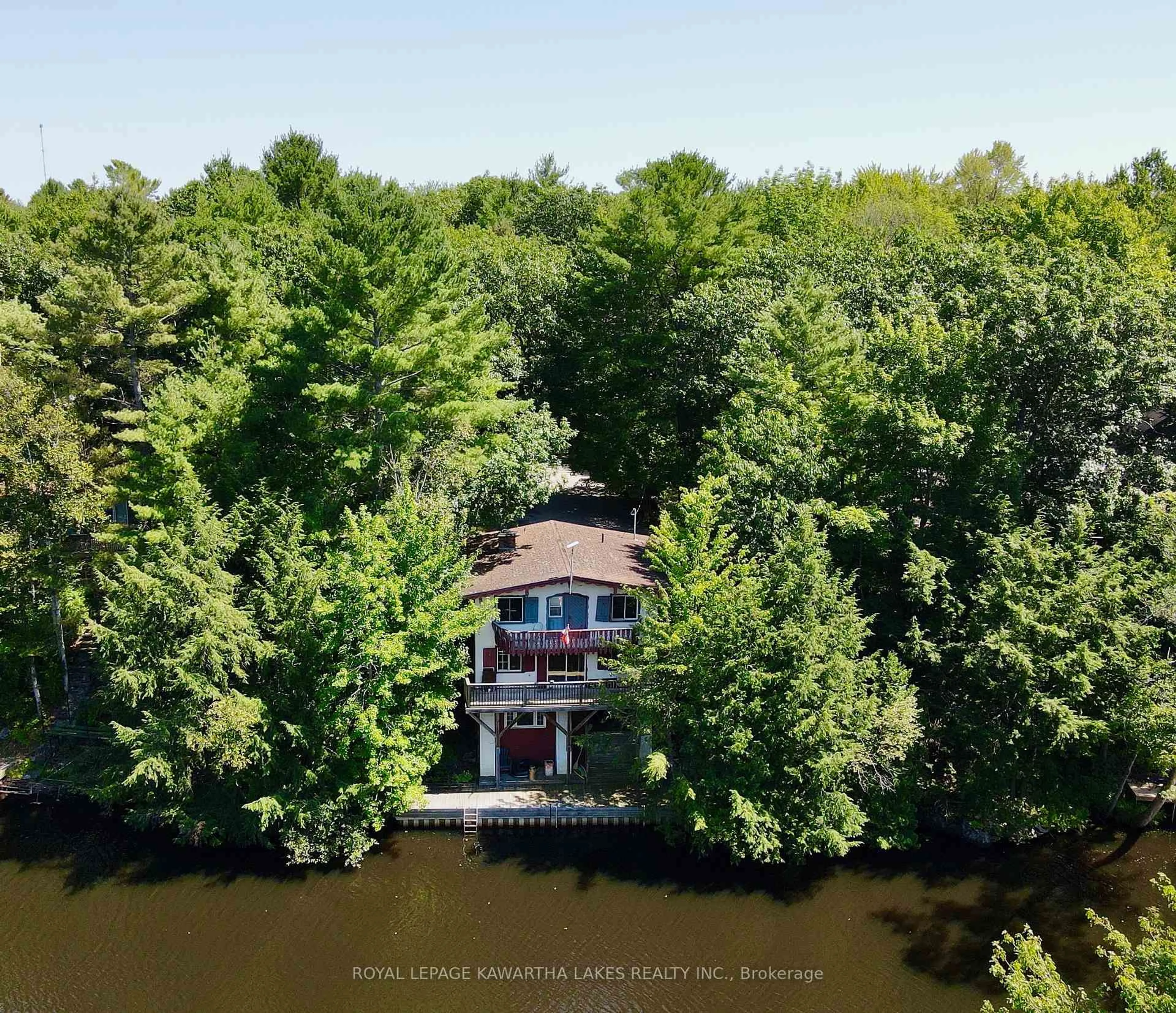 A pic from outside/outdoor area/front of a property/back of a property/a pic from drone, water/lake/river/ocean view for 7692 Birch Dr, Ramara Ontario L0K 2B0