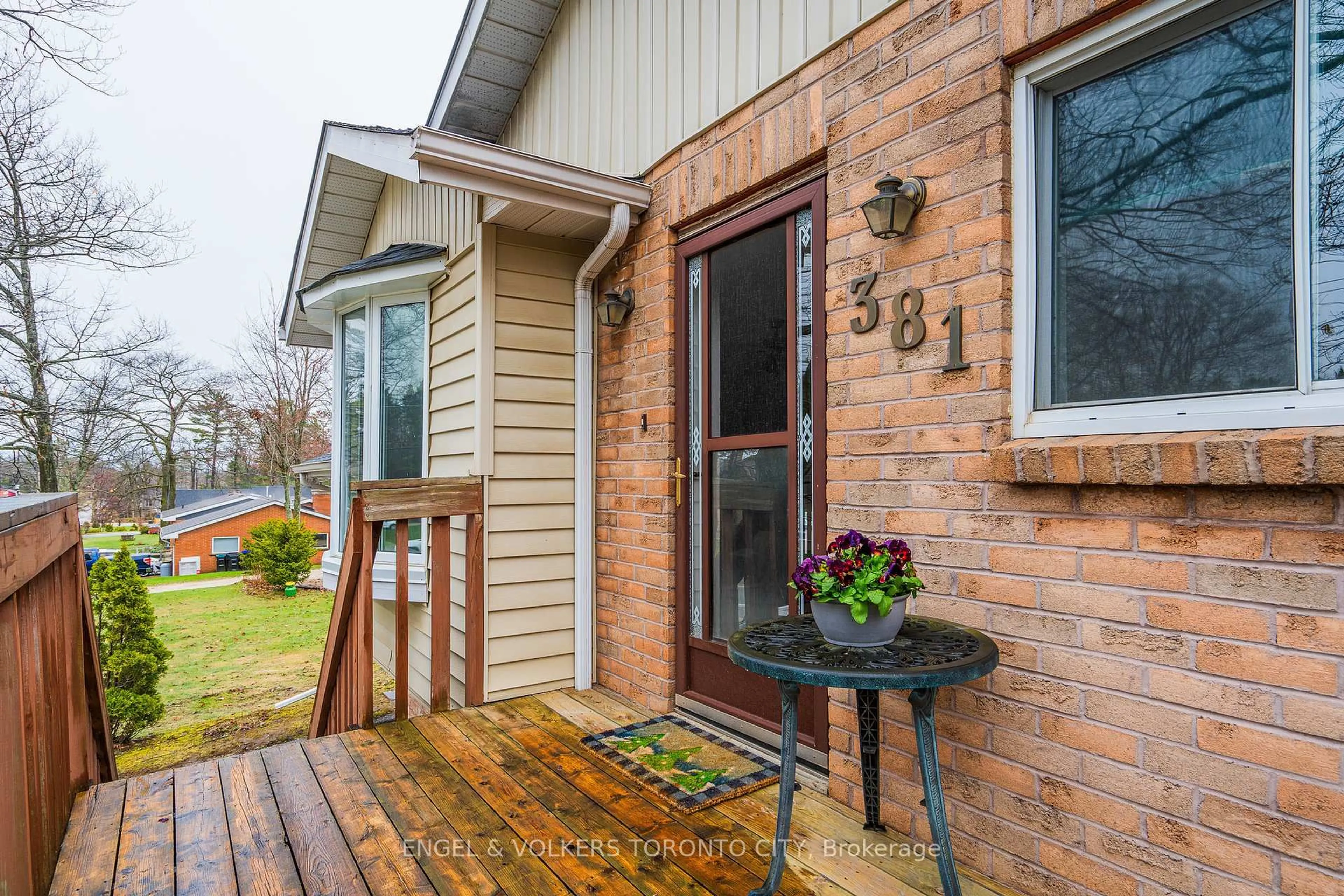 Unknown for 381 Zoo Park Rd, Wasaga Beach Ontario L9Z 1S7