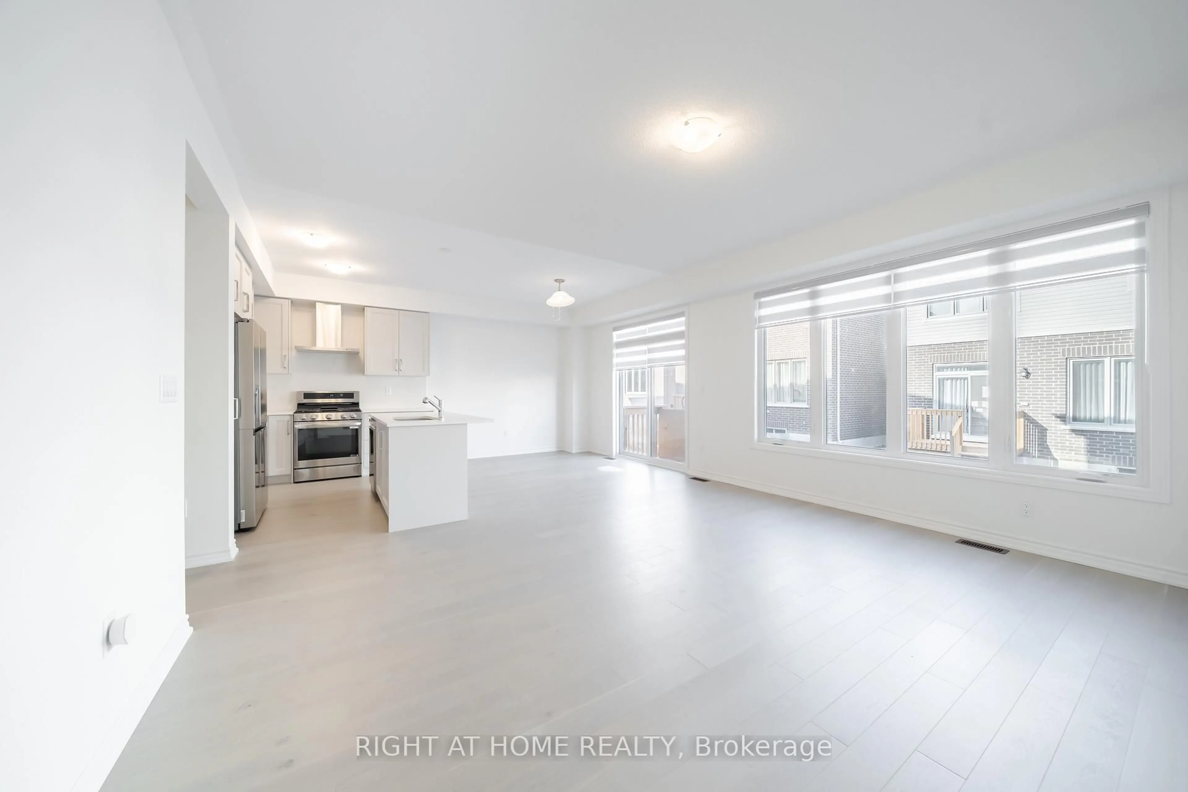 Open concept kitchen, unknown for 26 West Oak Tr, Barrie Ontario L9S 2Z4