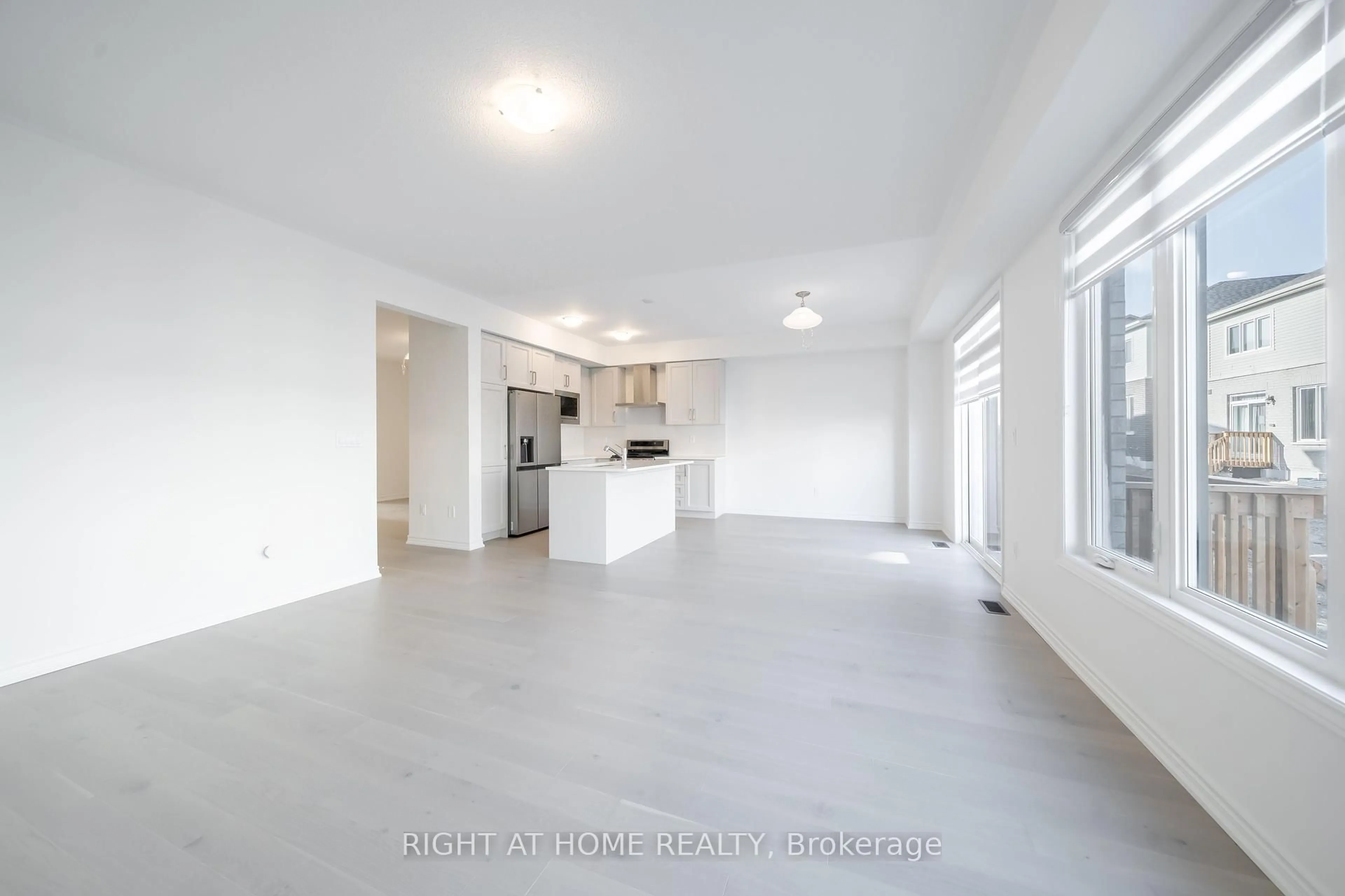 A pic of a room for 26 West Oak Tr, Barrie Ontario L9S 2Z4