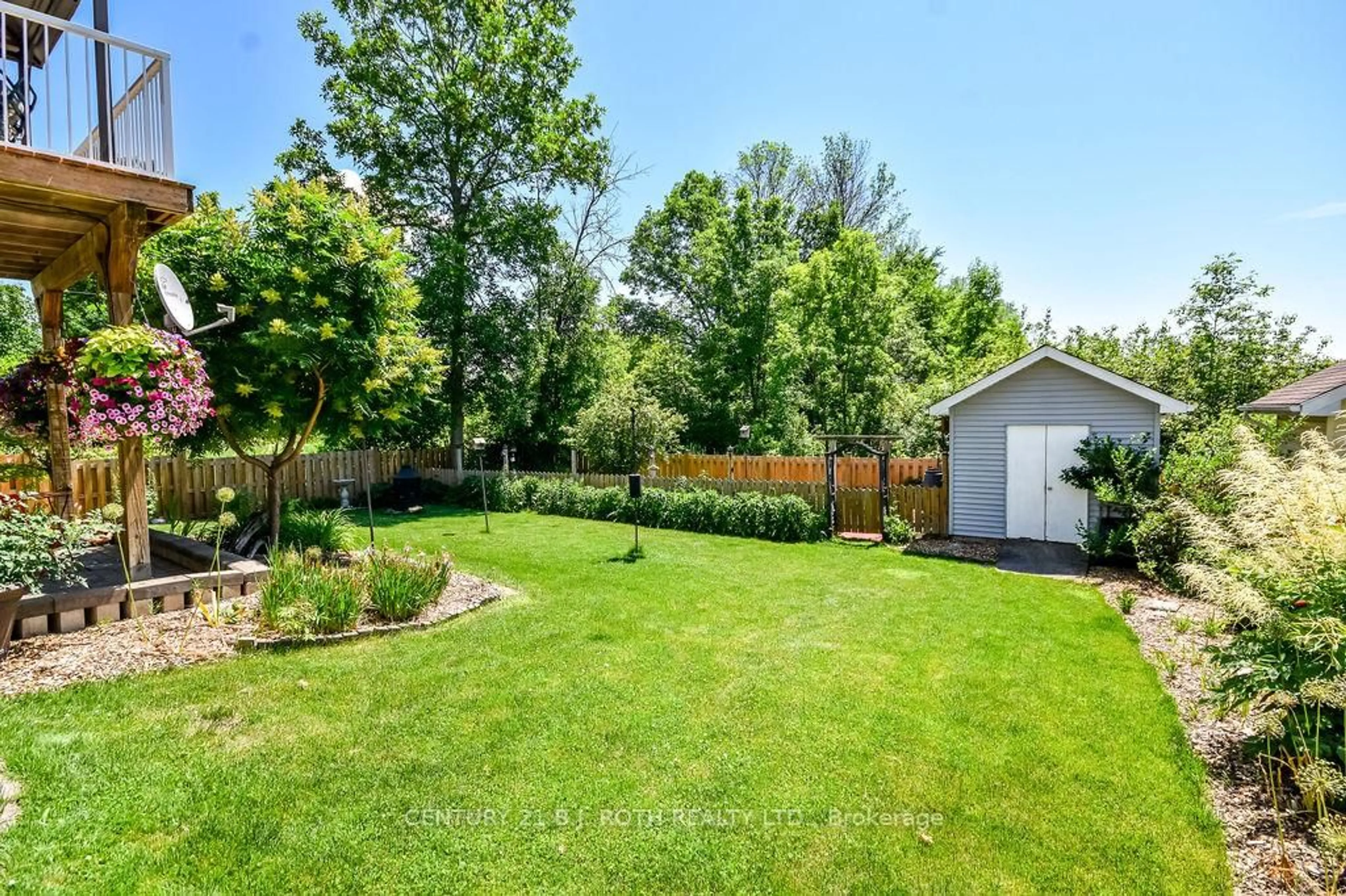 Patio, unknown for 69 Donlands Crt, Severn Ontario L0K 1E0