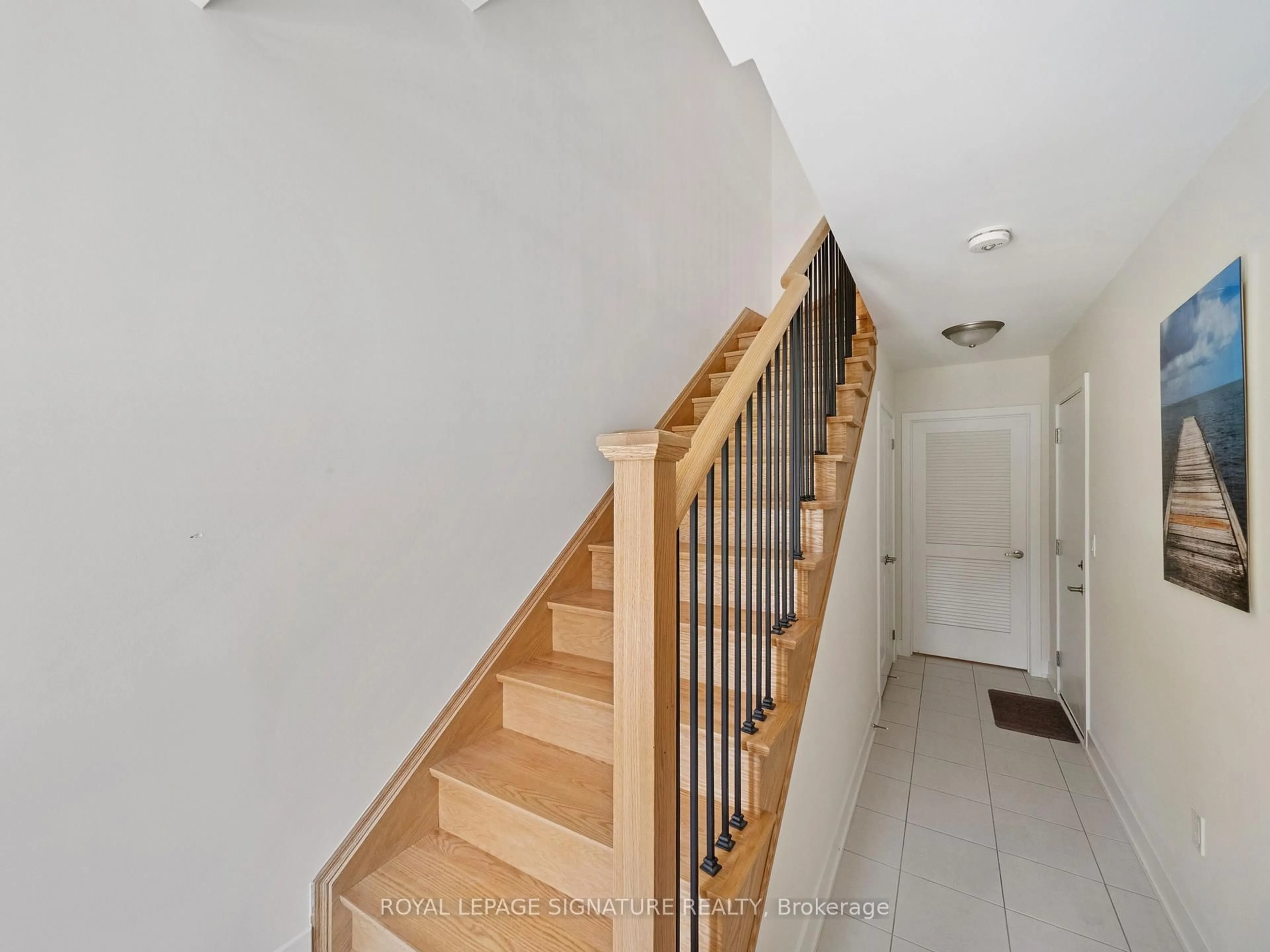 Stairs for 18 Bru-Lor Lane, Orillia Ontario L3V 8P4