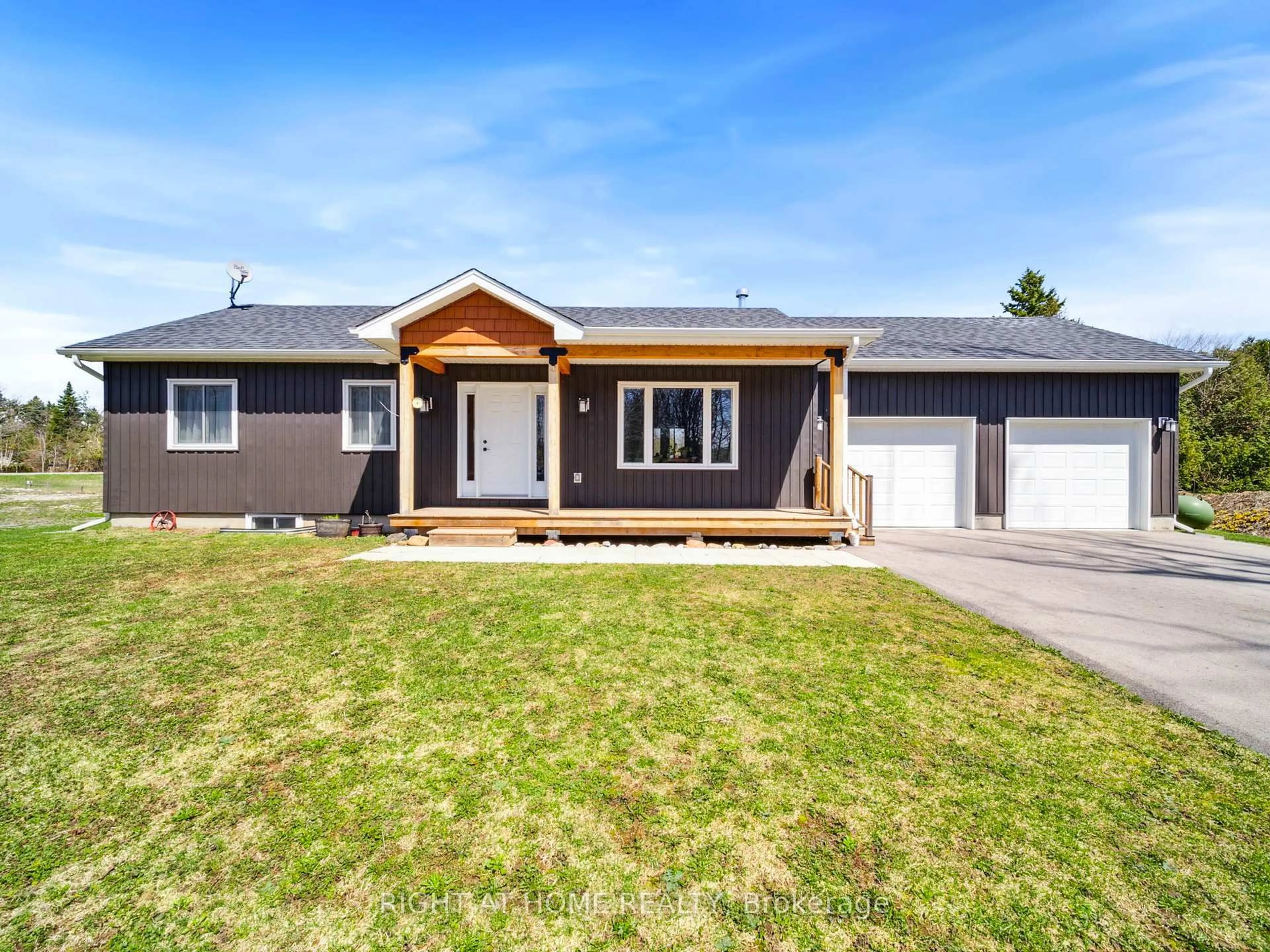 Home with vinyl exterior material, street for 4000 Joyce Ave, Ramara Ontario L3V 0S2