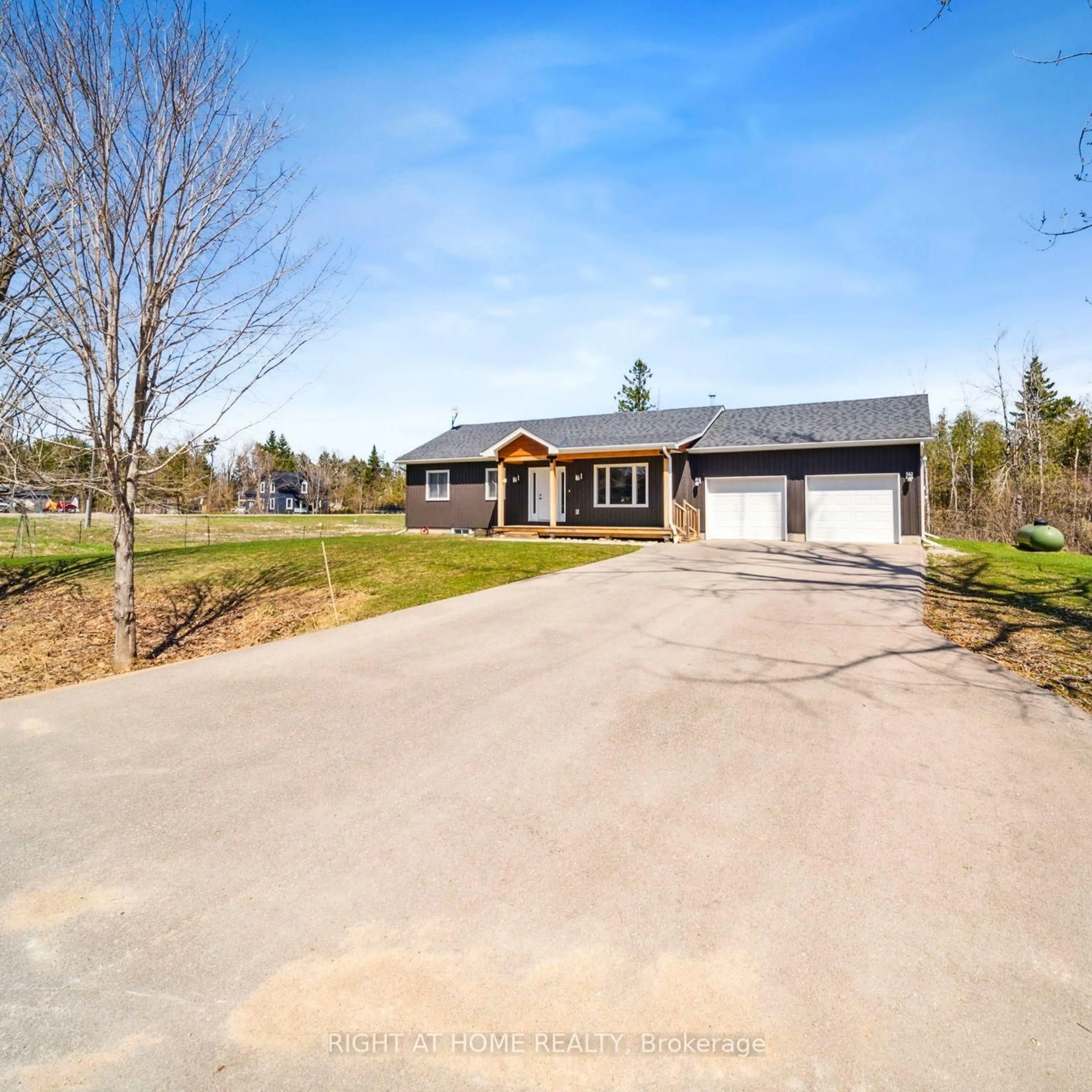 A pic from outside/outdoor area/front of a property/back of a property/a pic from drone, street for 4000 Joyce Ave, Ramara Ontario L3V 0S2