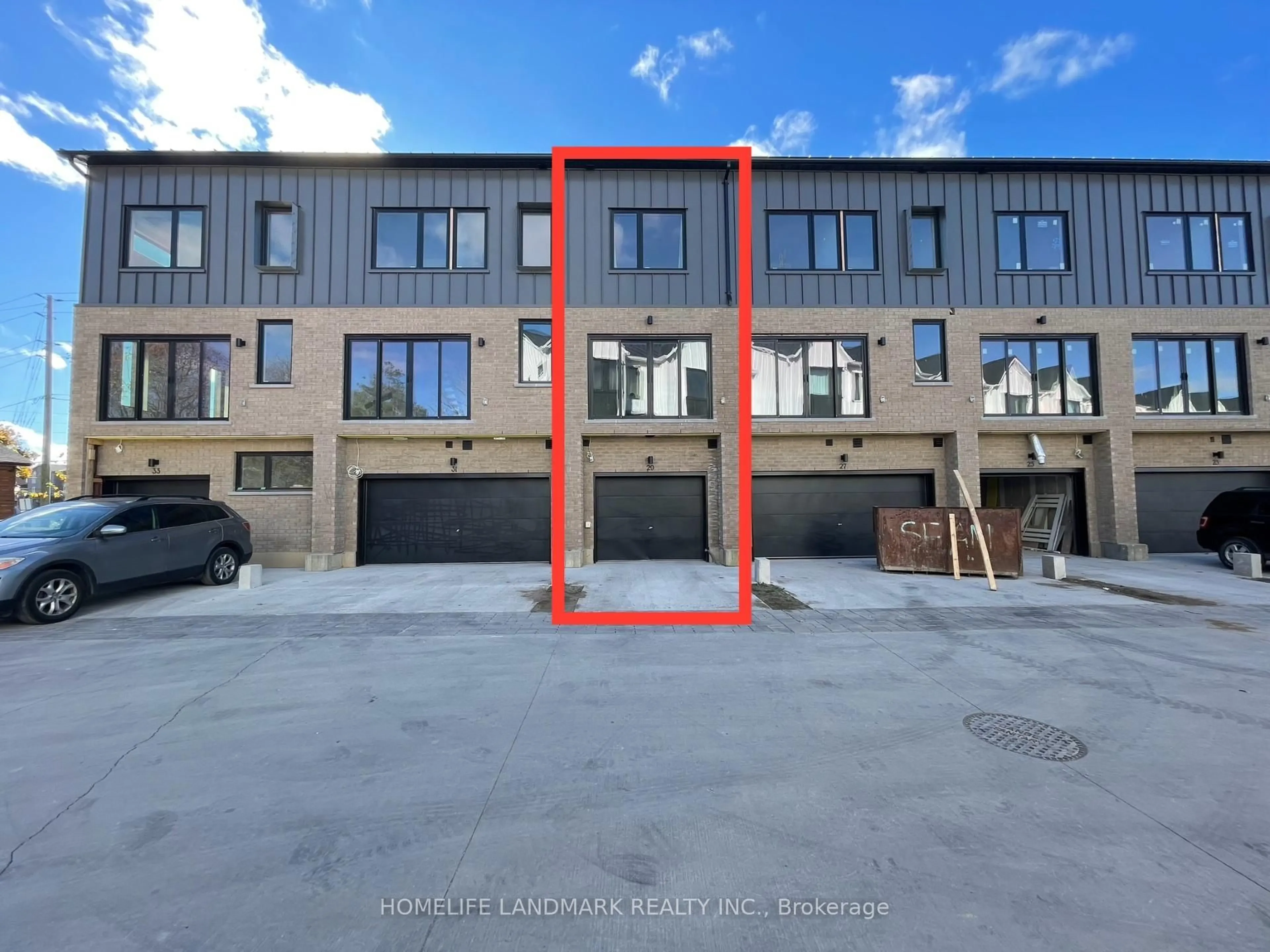 A pic from outside/outdoor area/front of a property/back of a property/a pic from drone, building for 29 Rainwater Lane, Barrie Ontario L4N 9J6
