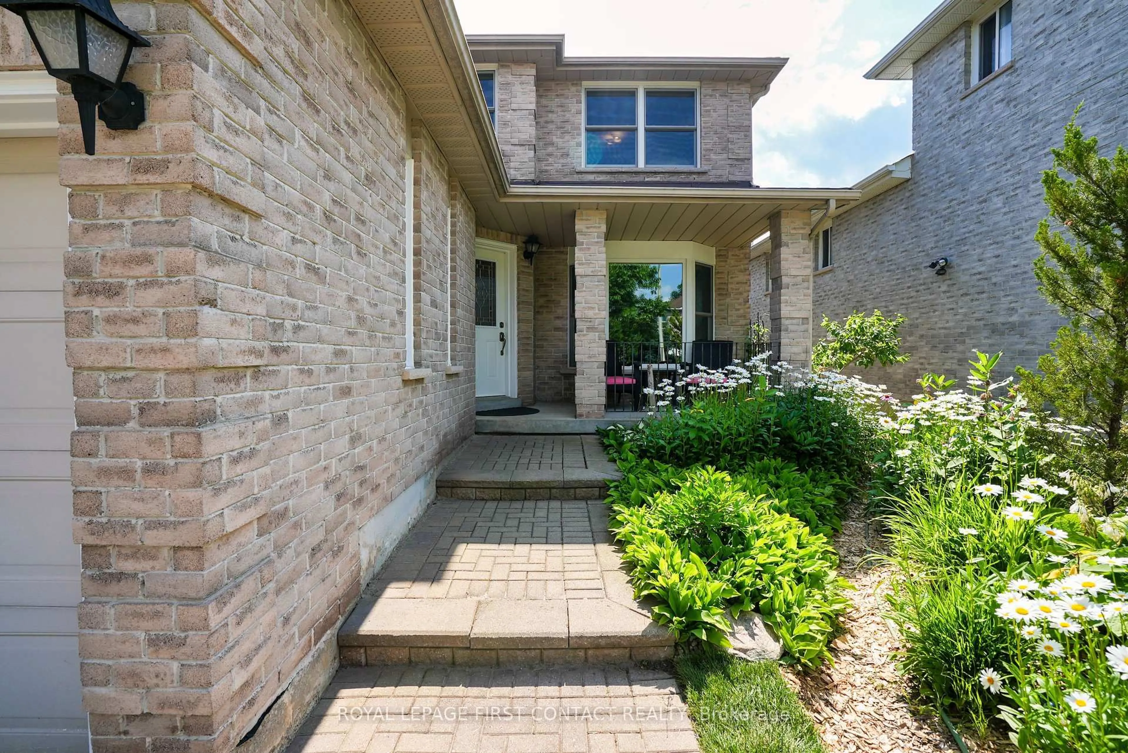Home with brick exterior material, street for 14 Meyer Ave, Barrie Ontario L4M 6Y1