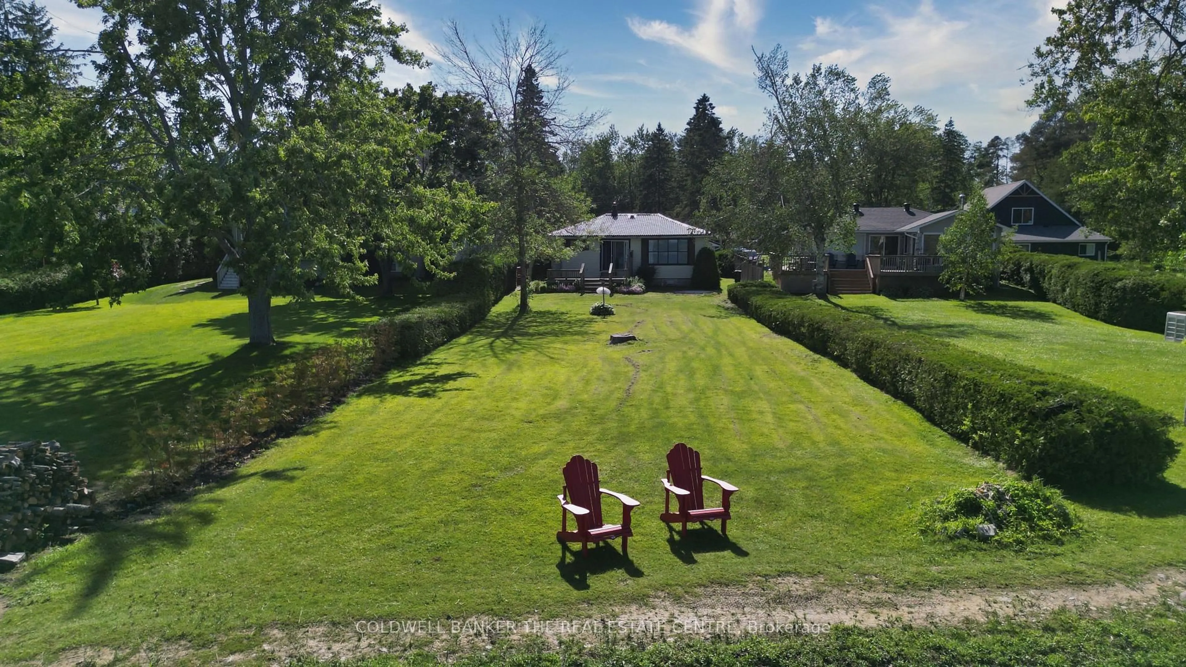 A pic from outside/outdoor area/front of a property/back of a property/a pic from drone, unknown for 3529 Bayou Rd, Severn Ontario L3V 6H3