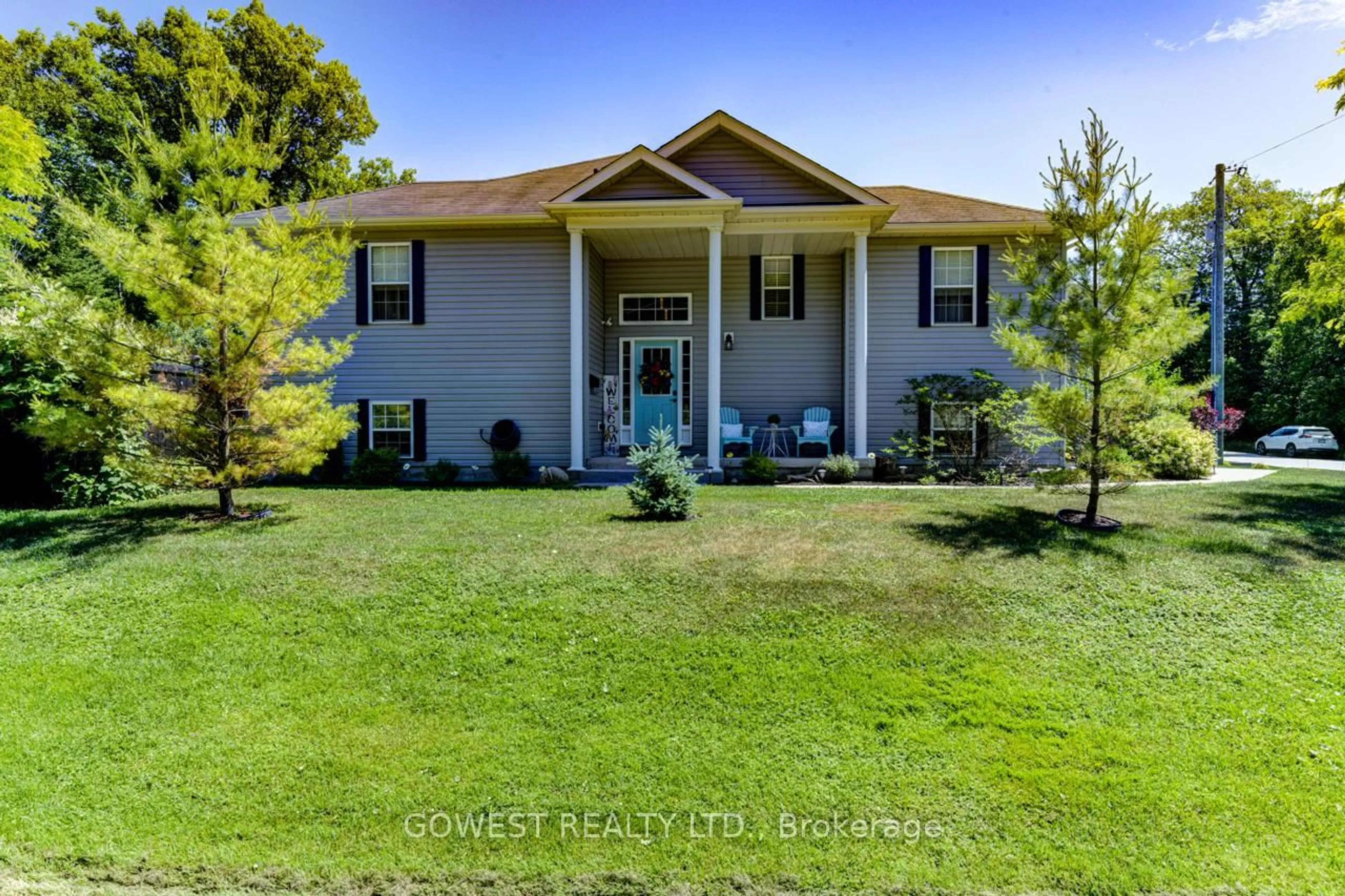 A pic from outside/outdoor area/front of a property/back of a property/a pic from drone, water/lake/river/ocean view for 5 55TH St, Wasaga Beach Ontario L9Z 1W9