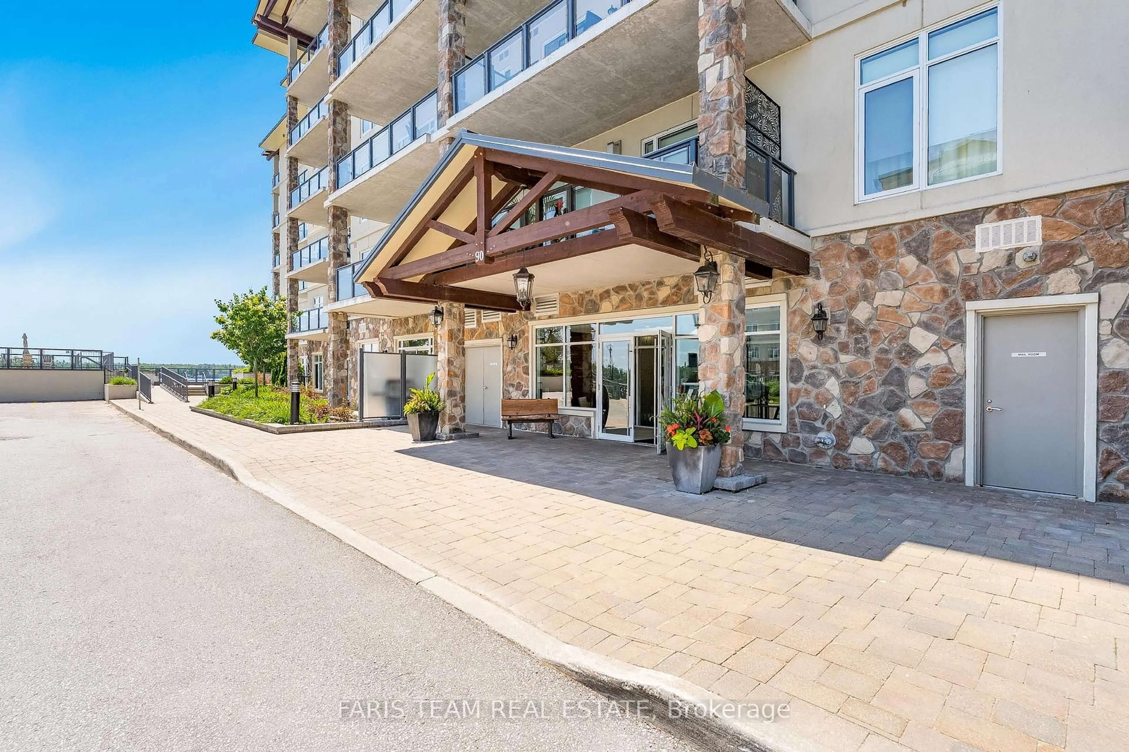 Patio, water/lake/river/ocean view for 90 Orchard Point Rd #604, Orillia Ontario L3V 8K4