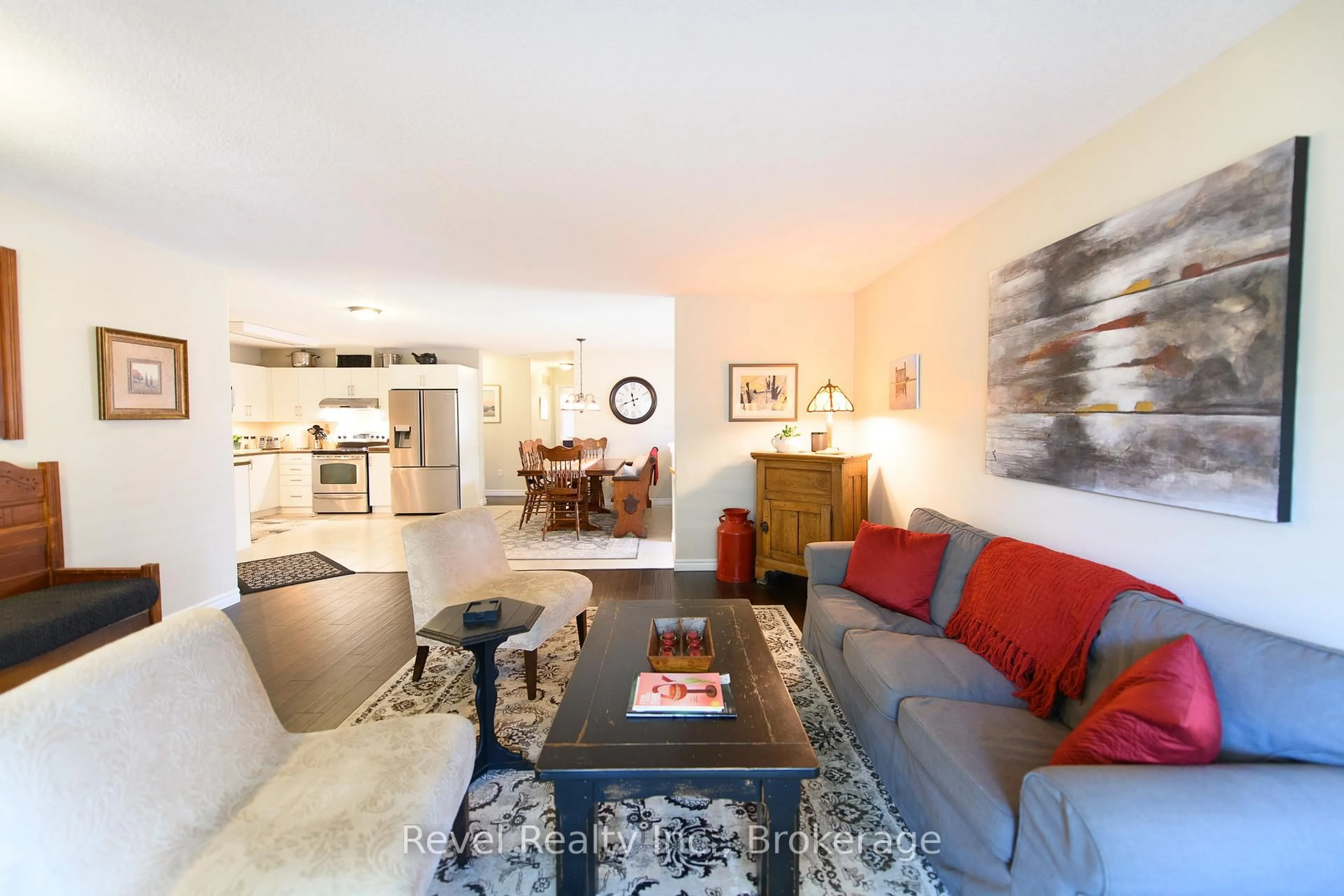 Living room with furniture, unknown for 73 Chamberlain Cres, Collingwood Ontario L9Y 0C8