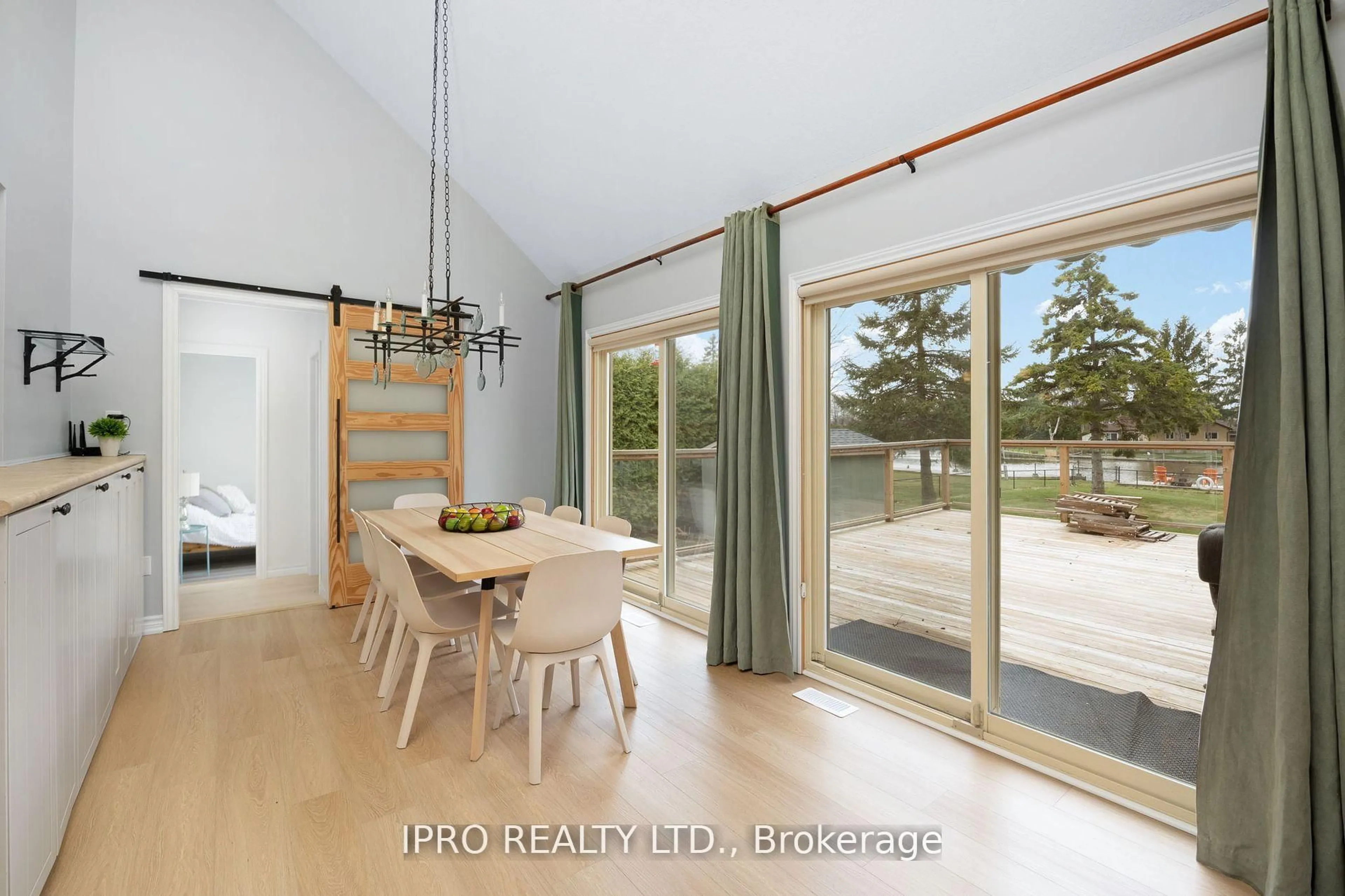 Dining room, wood/laminate floor for 67 Turtle Path, Ramara Ontario L0K 1B0