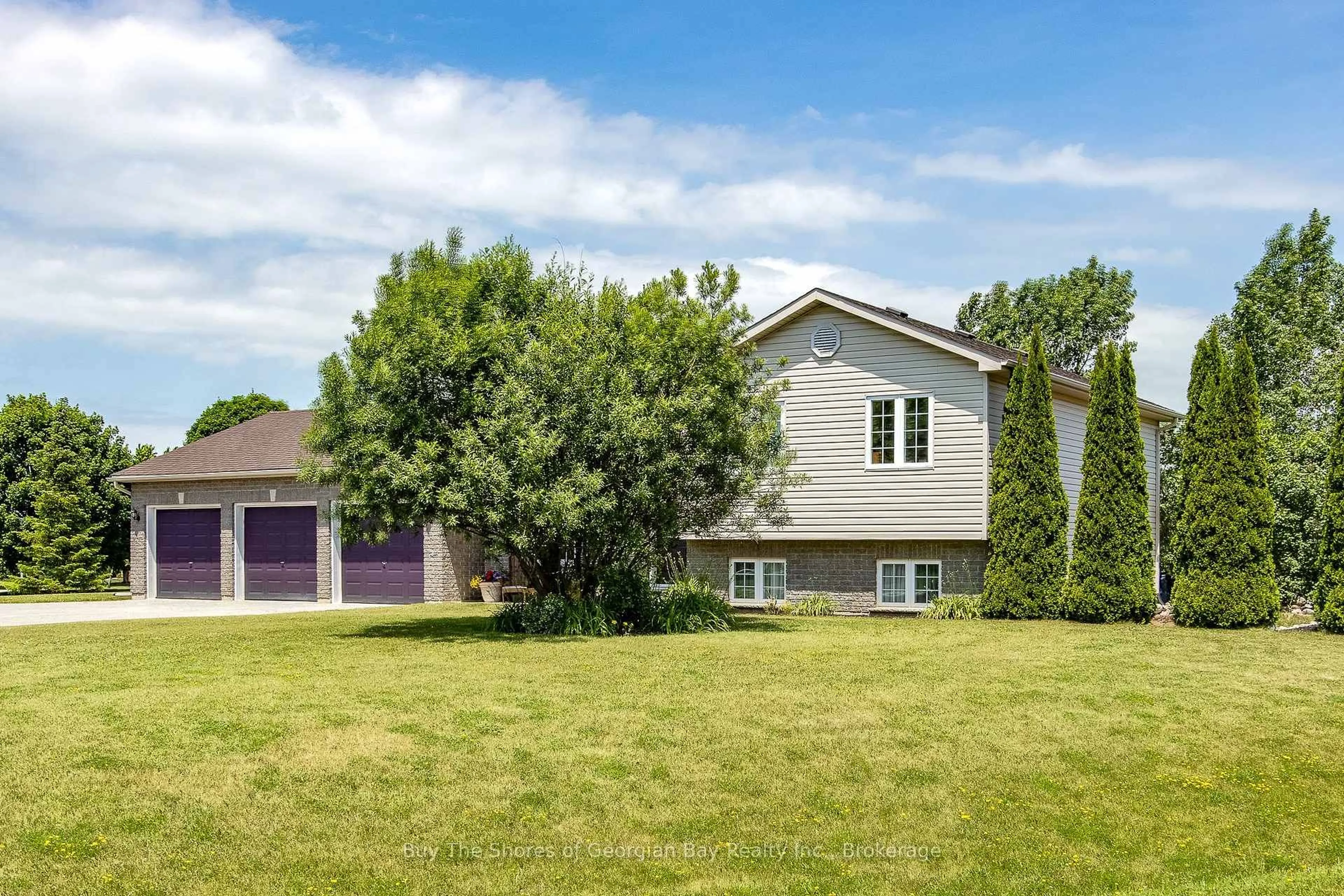 Home with vinyl exterior material, unknown for 24 Marl Creek Dr, Springwater Ontario L0L 2K0