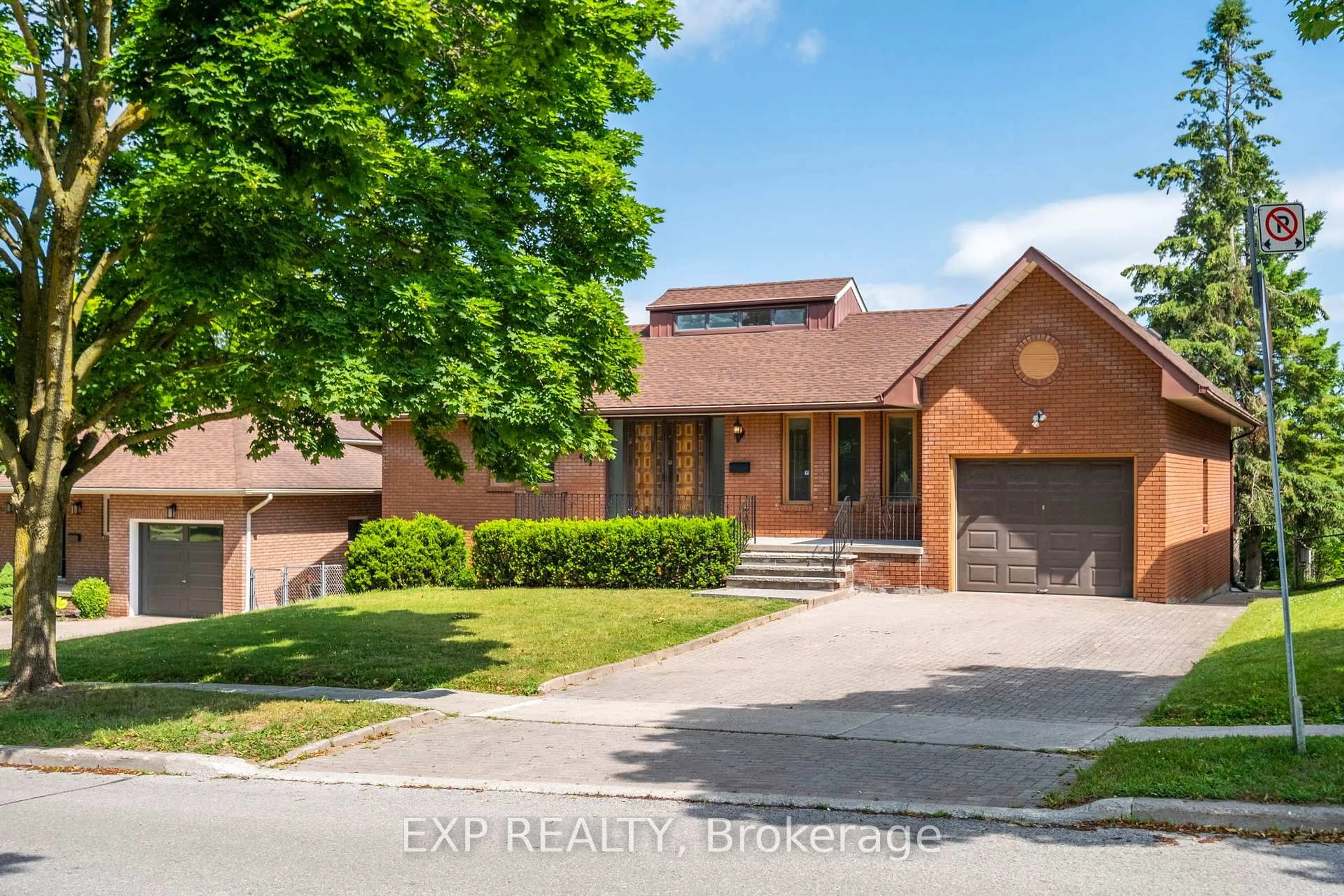 Home with brick exterior material, street for 409 Innisfil St, Barrie Ontario L4N 3G7