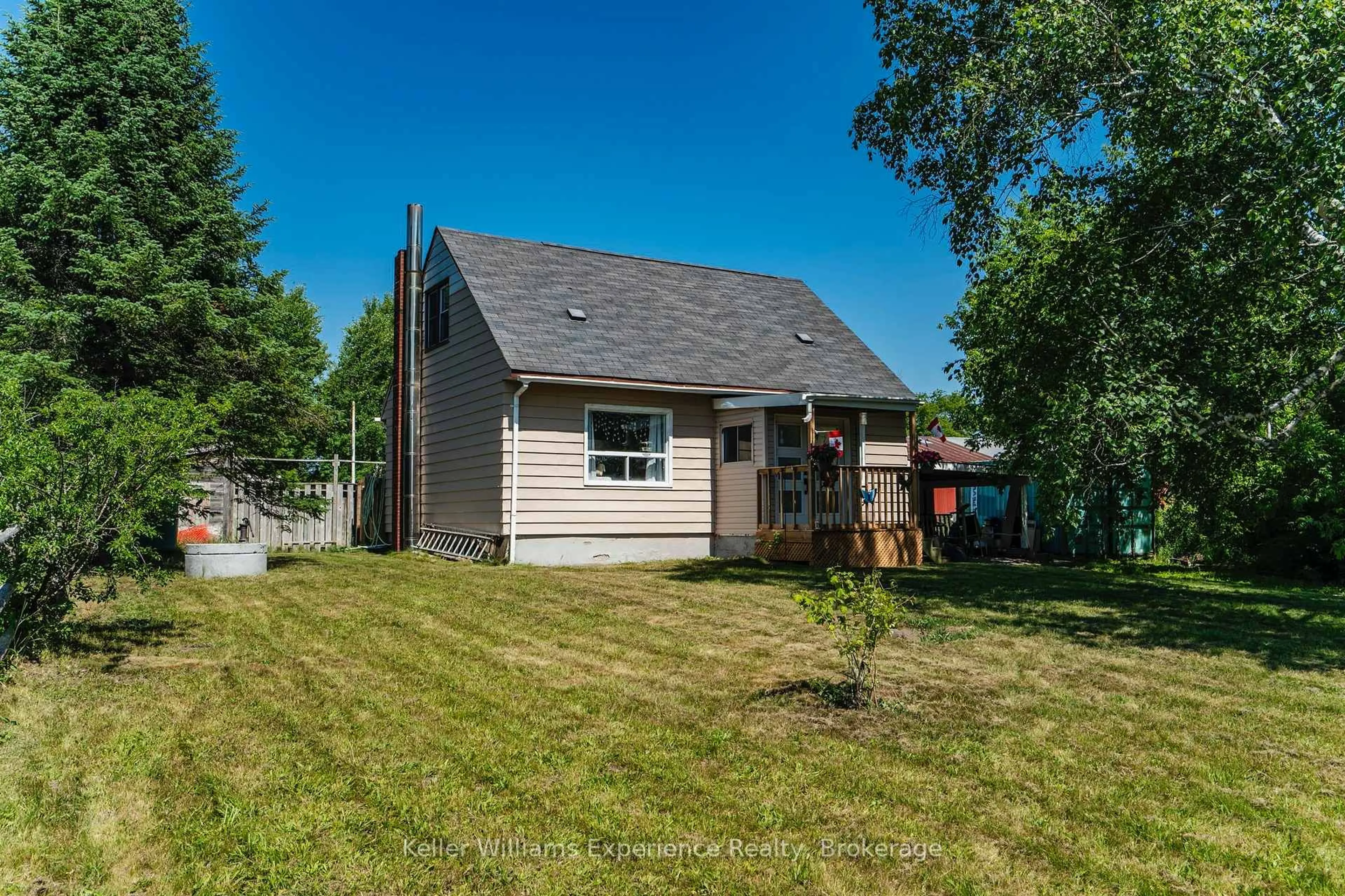 Home with vinyl exterior material, street for 2849 Old Fort Rd, Tay Ontario L4R 4K3