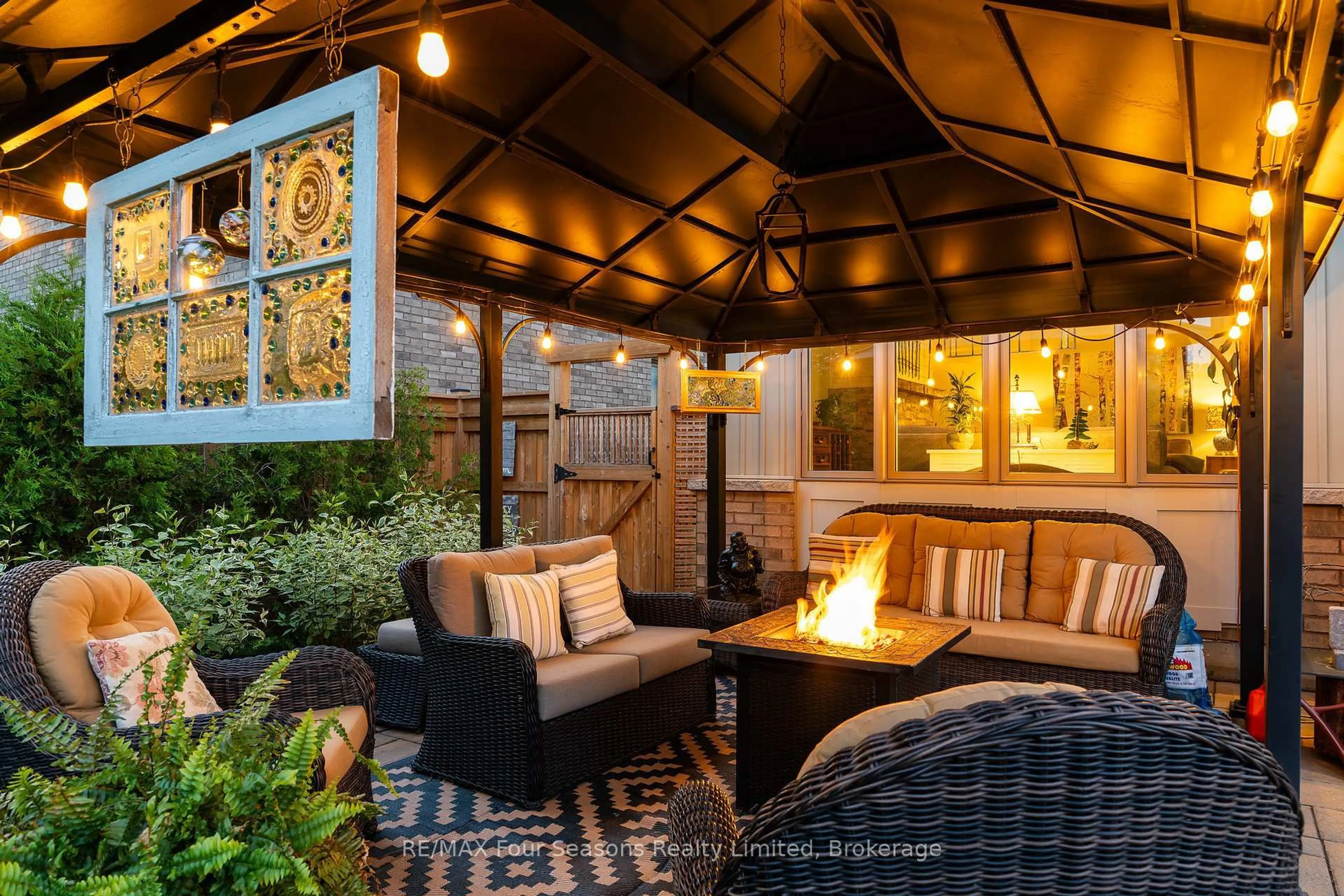 Patio, street for 64 Kirby Ave, Collingwood Ontario L9Y 3Y8