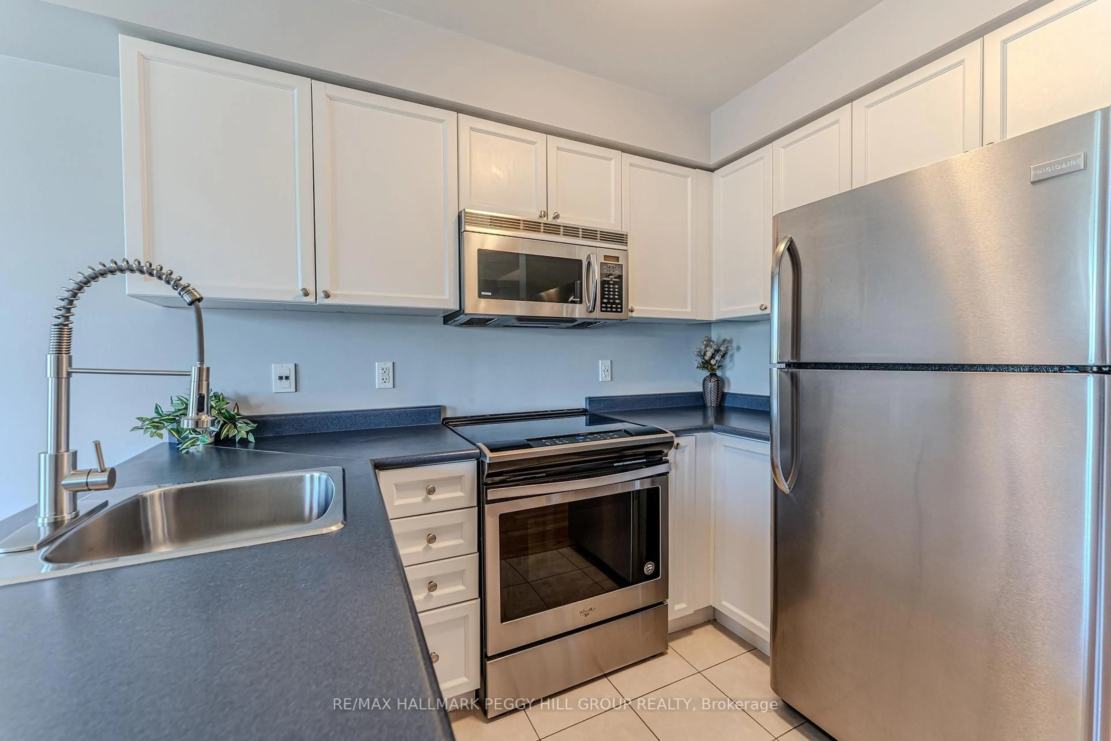 Standard kitchen, unknown for 209 Harvie Rd #35, Barrie Ontario L4N 9P8