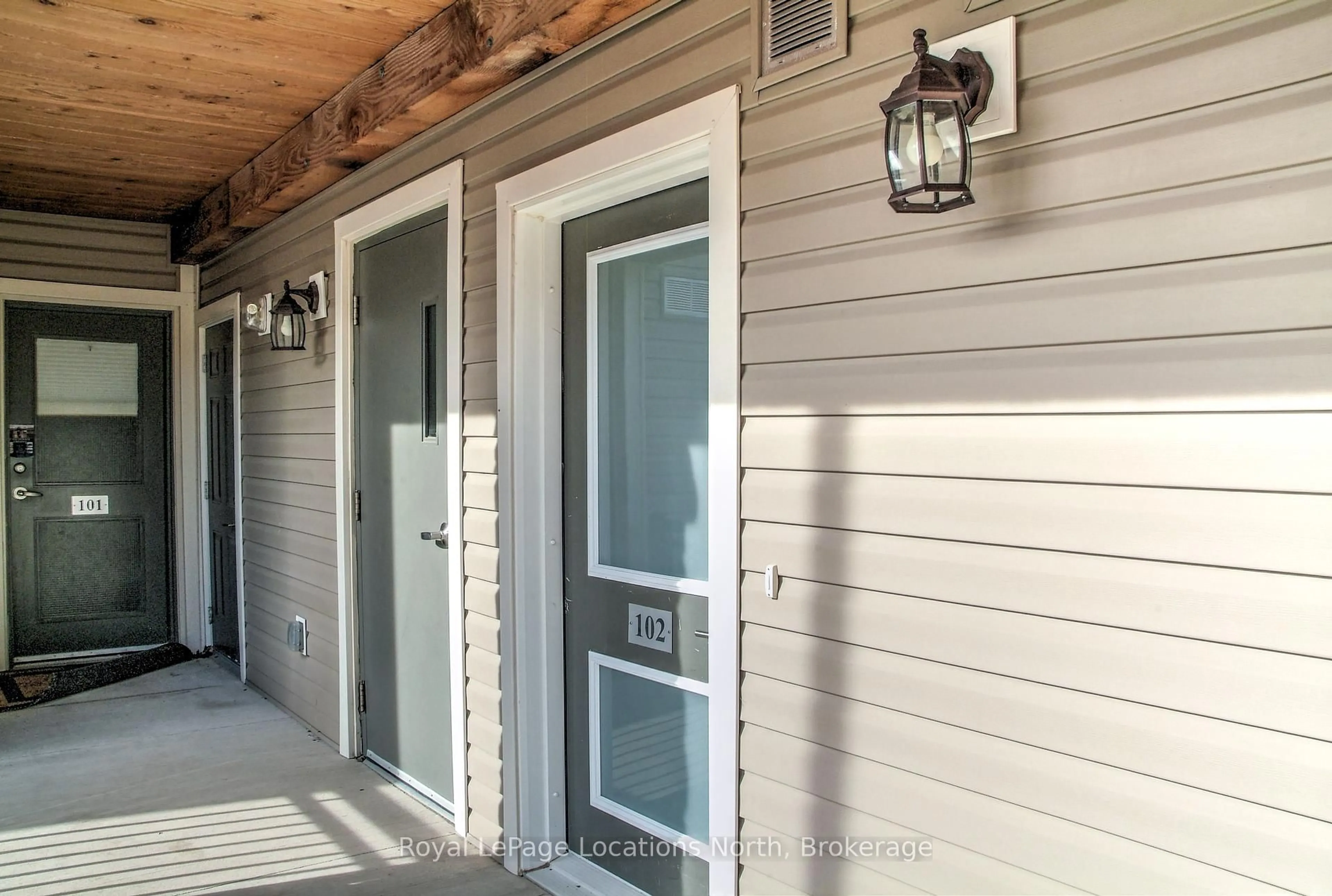 Indoor entryway for 5 Anchorage Cres #102, Collingwood Ontario L9Y 0Y6