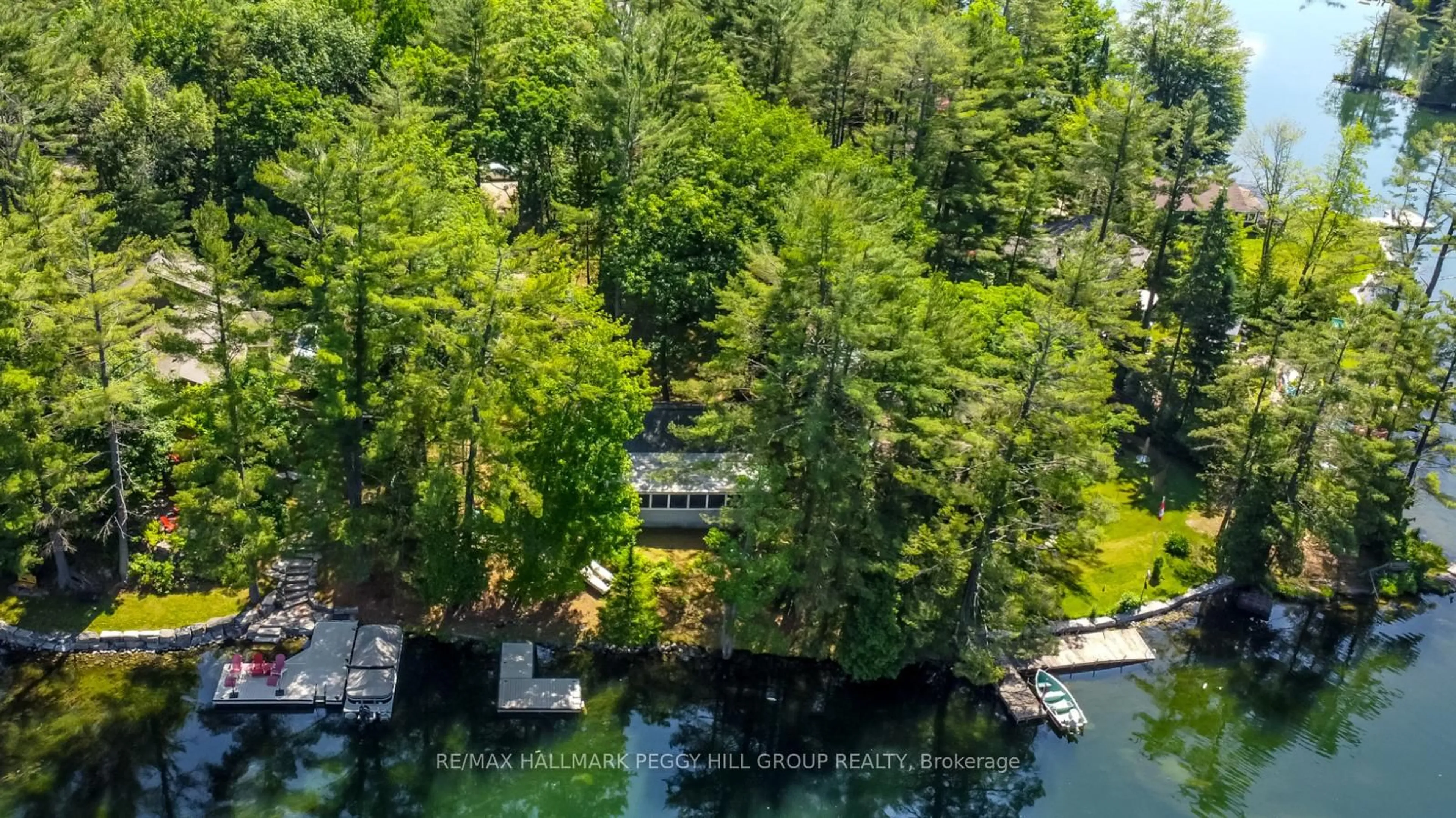 A pic from outside/outdoor area/front of a property/back of a property/a pic from drone, water/lake/river/ocean view for 3587 Riverdale Dr, Severn Ontario L0K 2B0