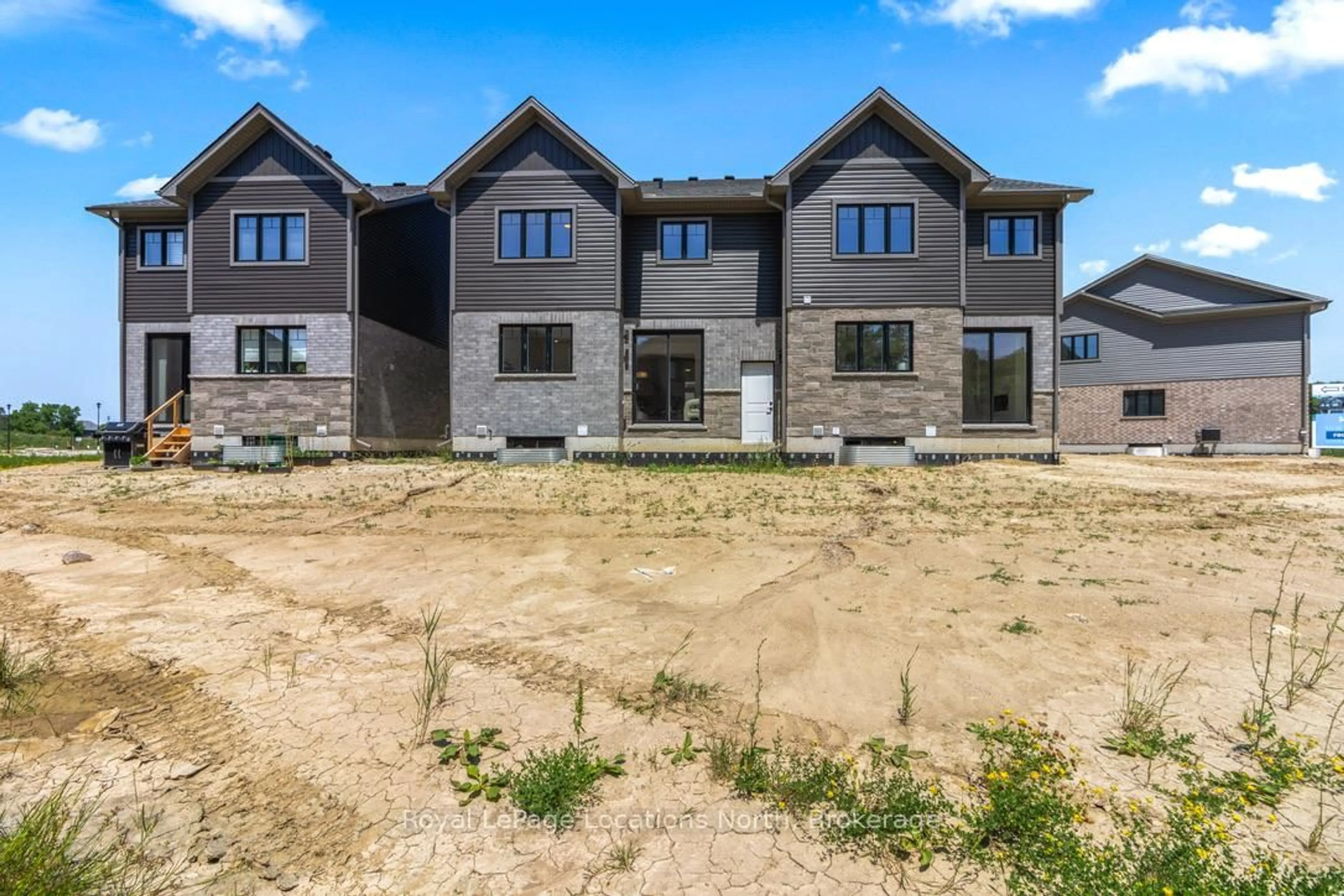 Home with brick exterior material, unknown for 22 Swain Cres, Collingwood Ontario L9Y 2L3