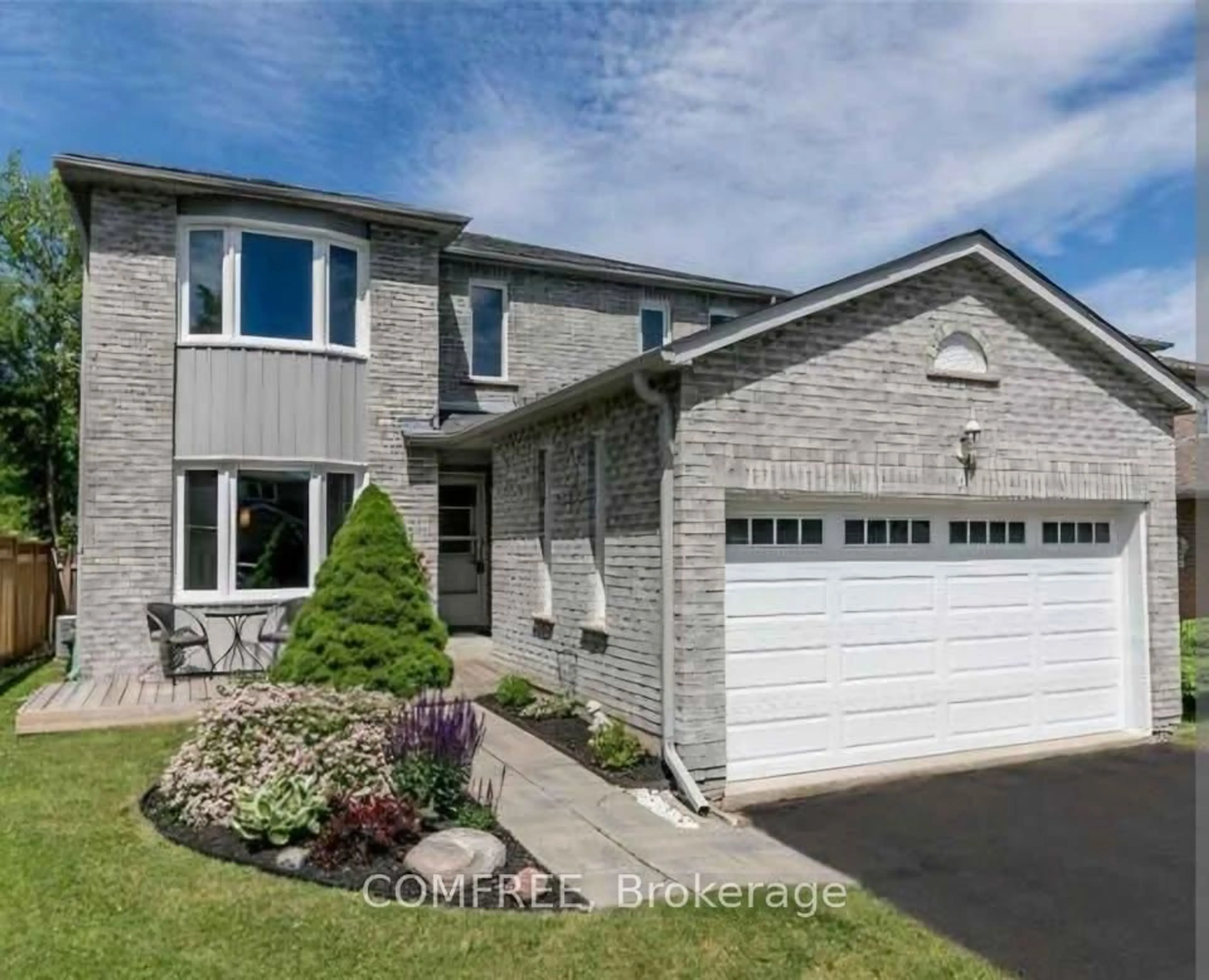Home with brick exterior material, street for 61 Carruthers Cres, Barrie Ontario L4M 6A3