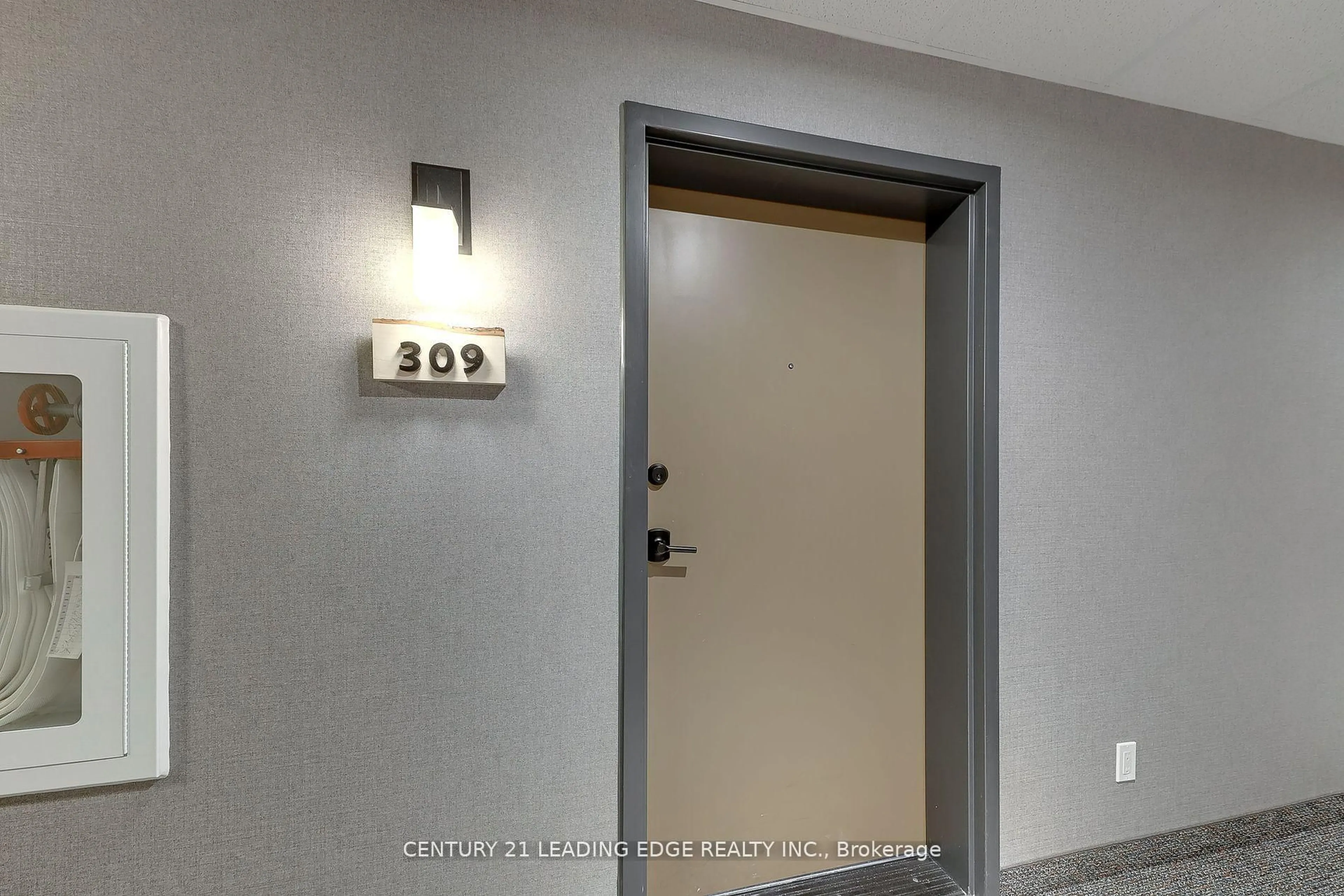 Indoor foyer for 20 Koda St #309, Barrie Ontario L9J 0J7