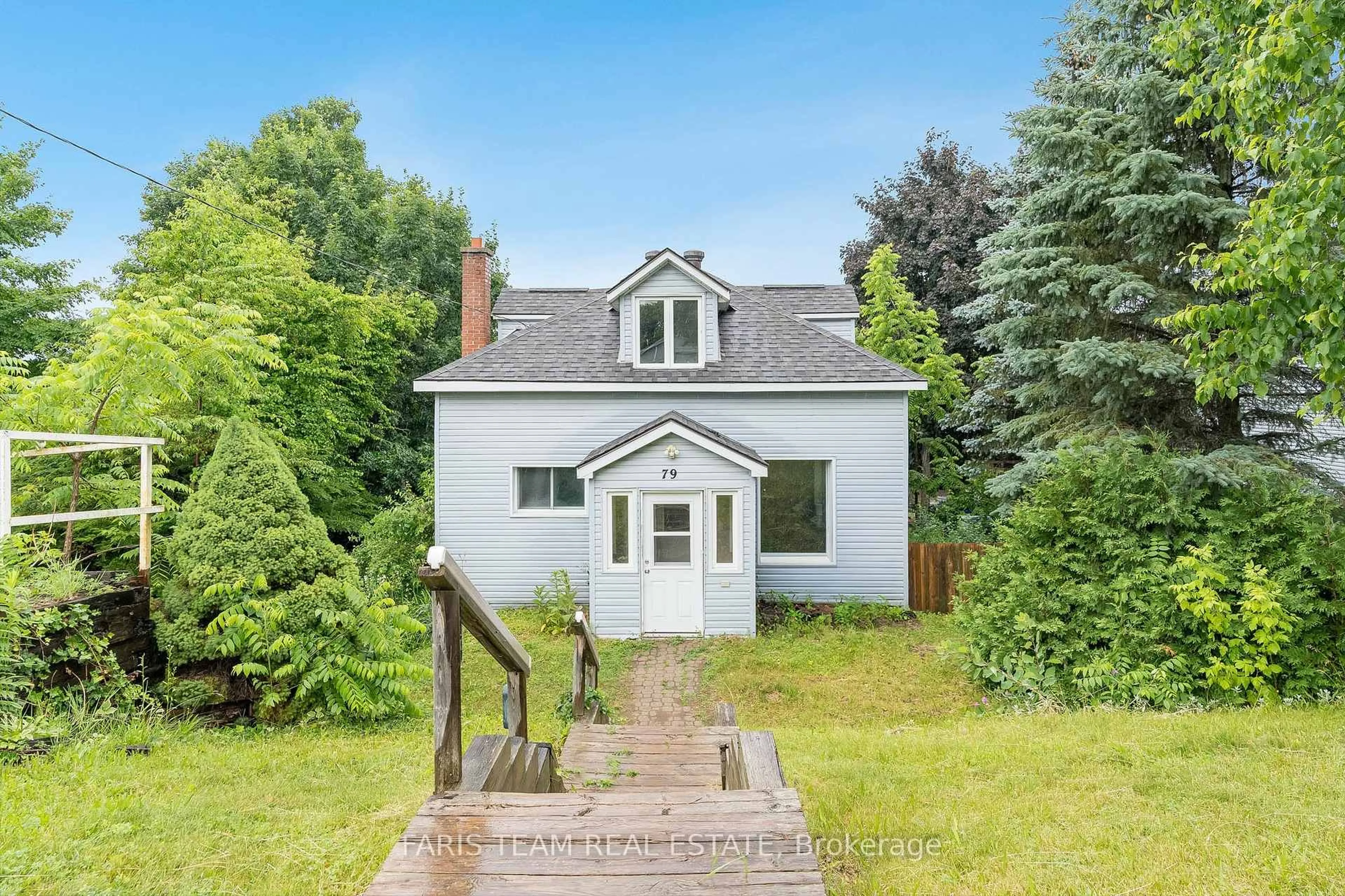 Unknown for 79 Poyntz St, Penetanguishene Ontario L9M 1N9