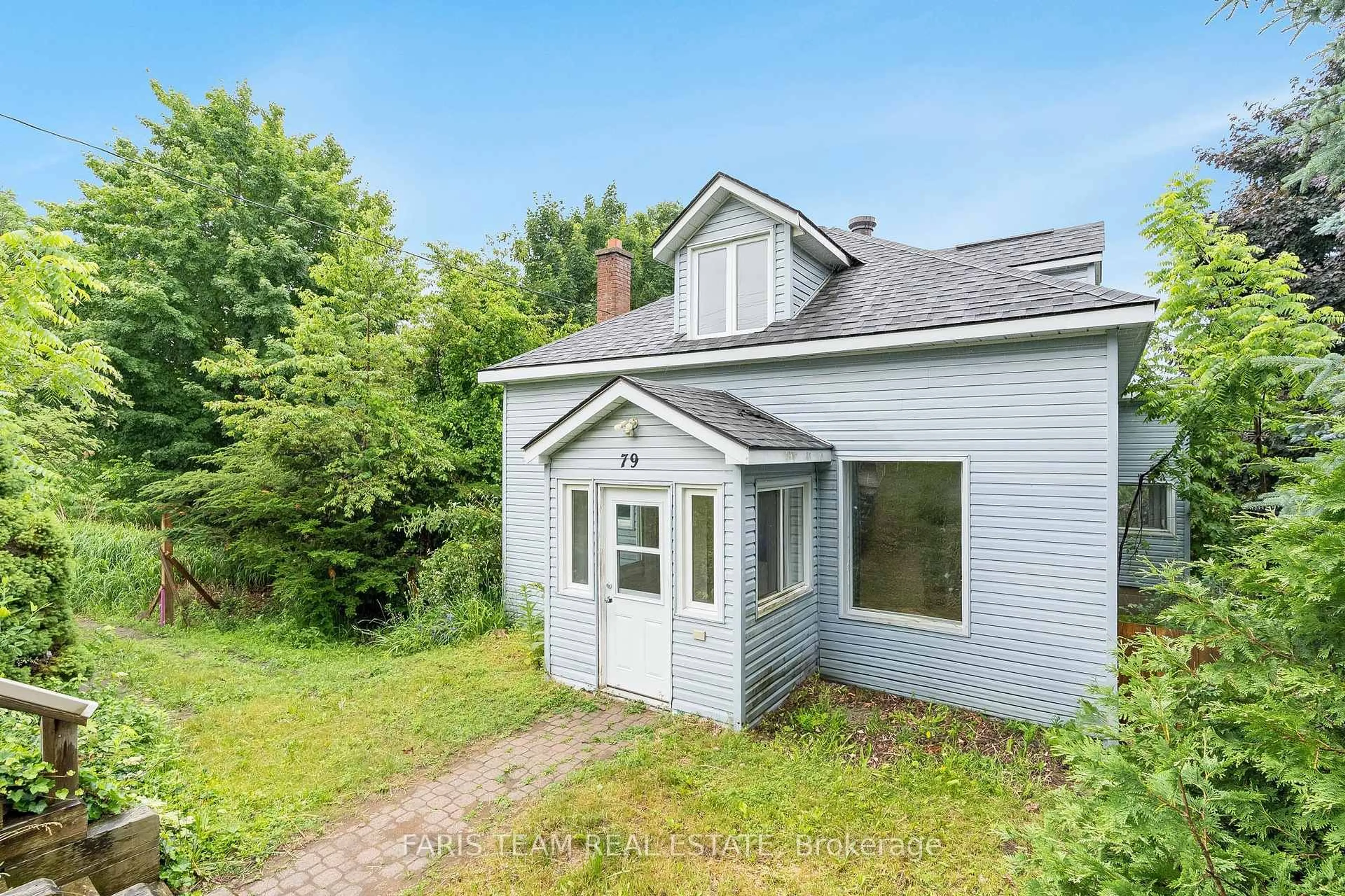 Shed for 79 Poyntz St, Penetanguishene Ontario L9M 1N9