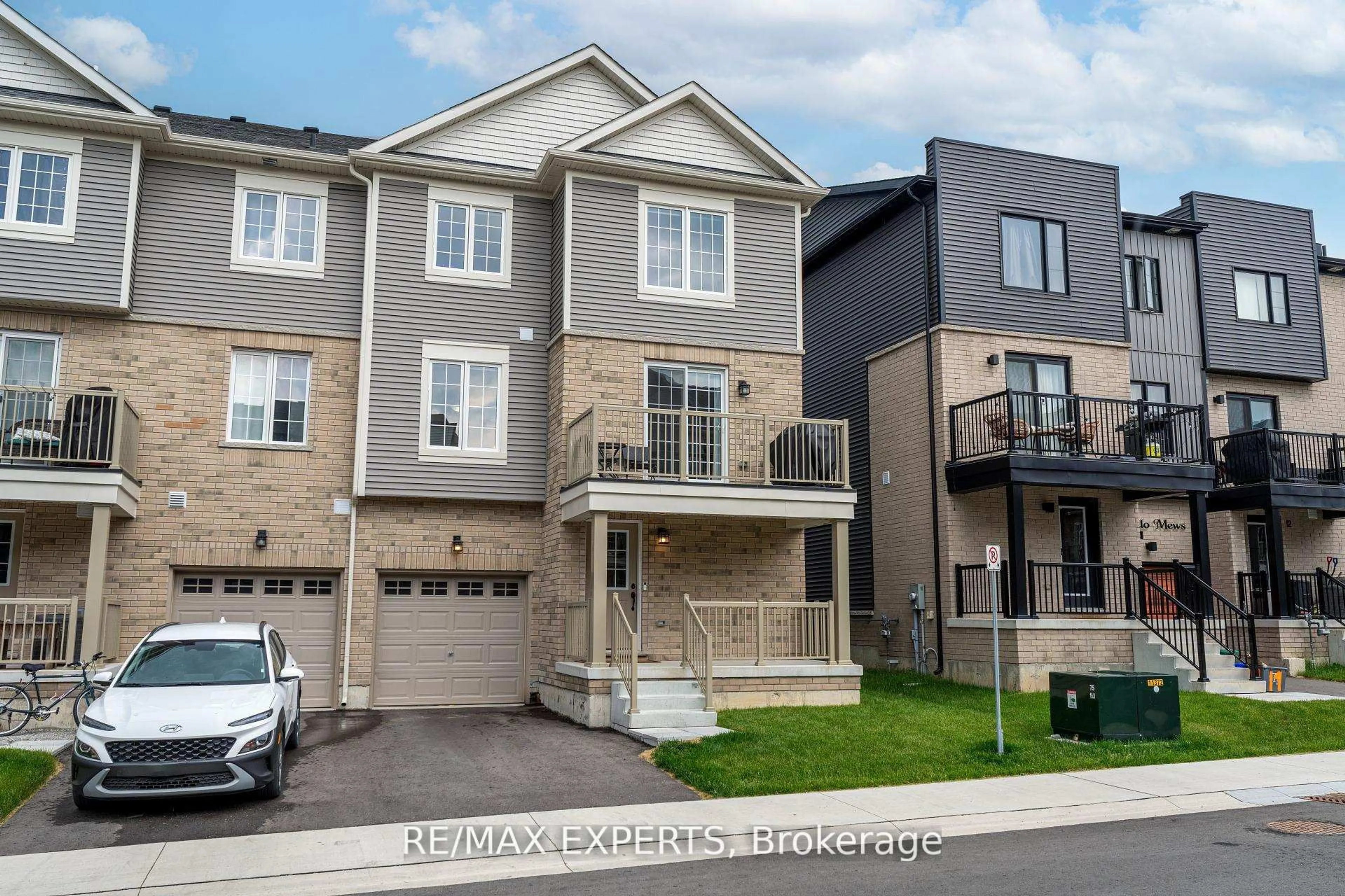 Unknown for 16 Silo Mews, Barrie Ontario L9J 0V3