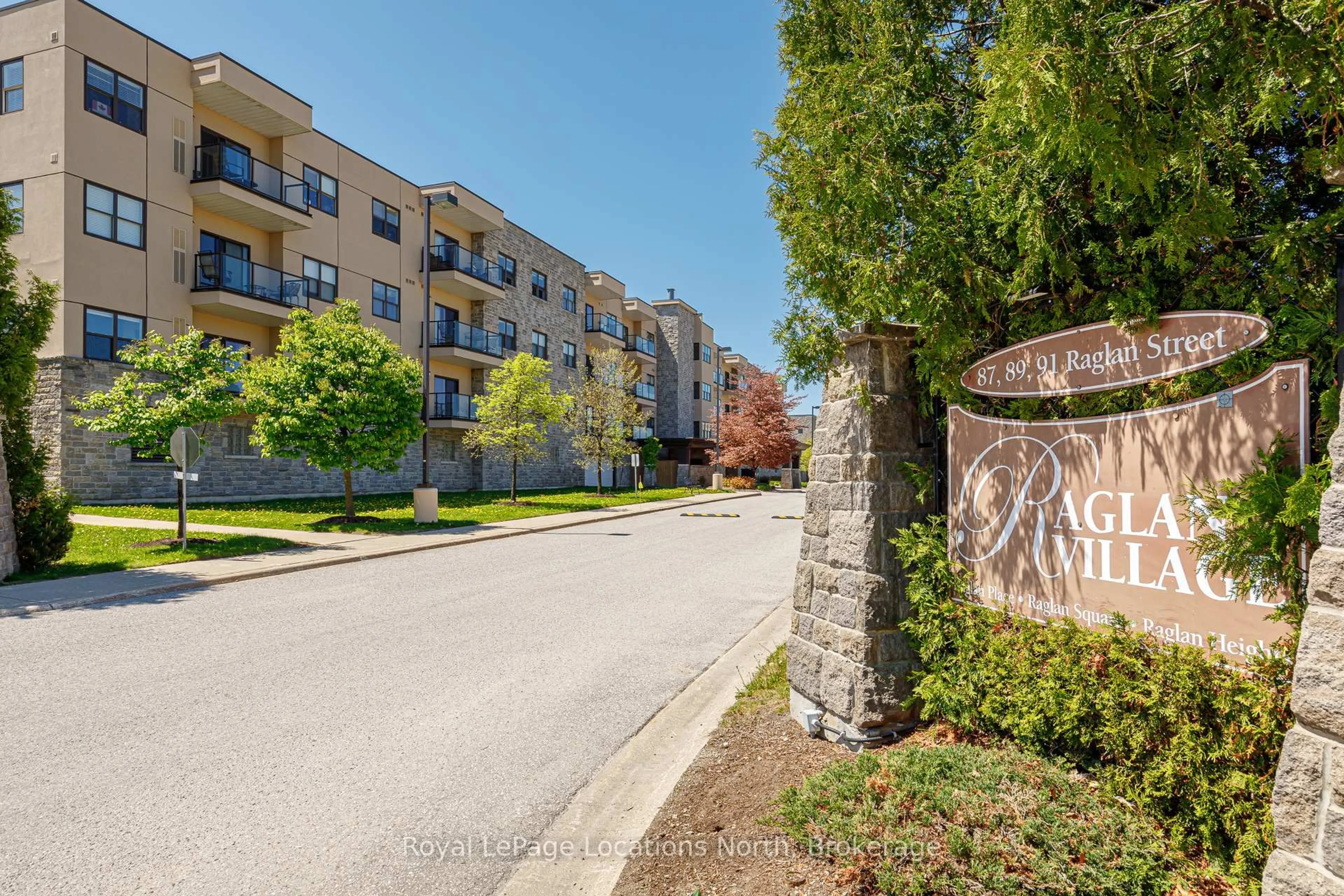 Patio, street for 91 Raglan St #217, Collingwood Ontario L9Y 0B2