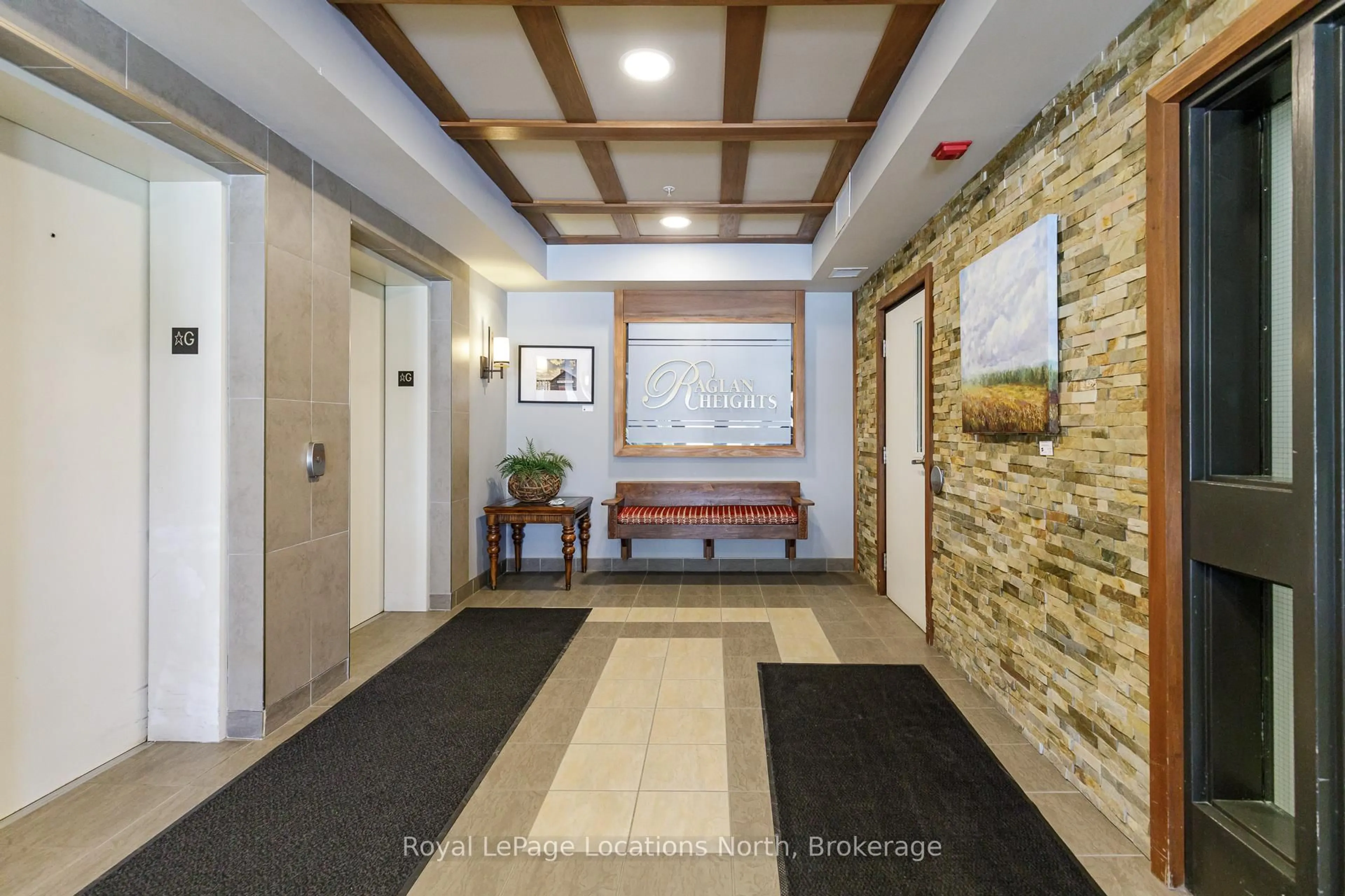 Indoor foyer for 91 Raglan St #217, Collingwood Ontario L9Y 0B2