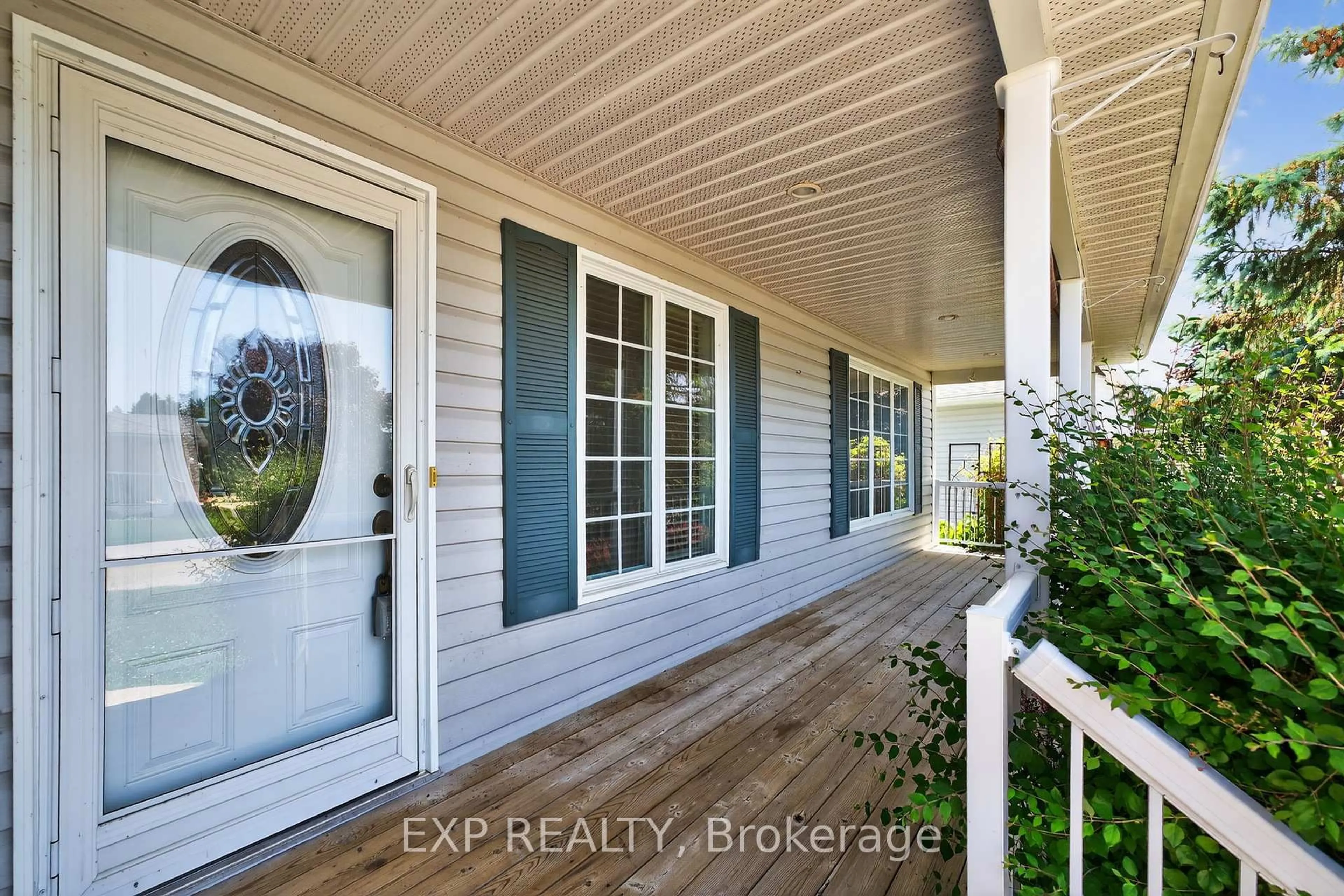 Indoor entryway for 30 Illinois Cres, Wasaga Beach Ontario L9Z 3A8
