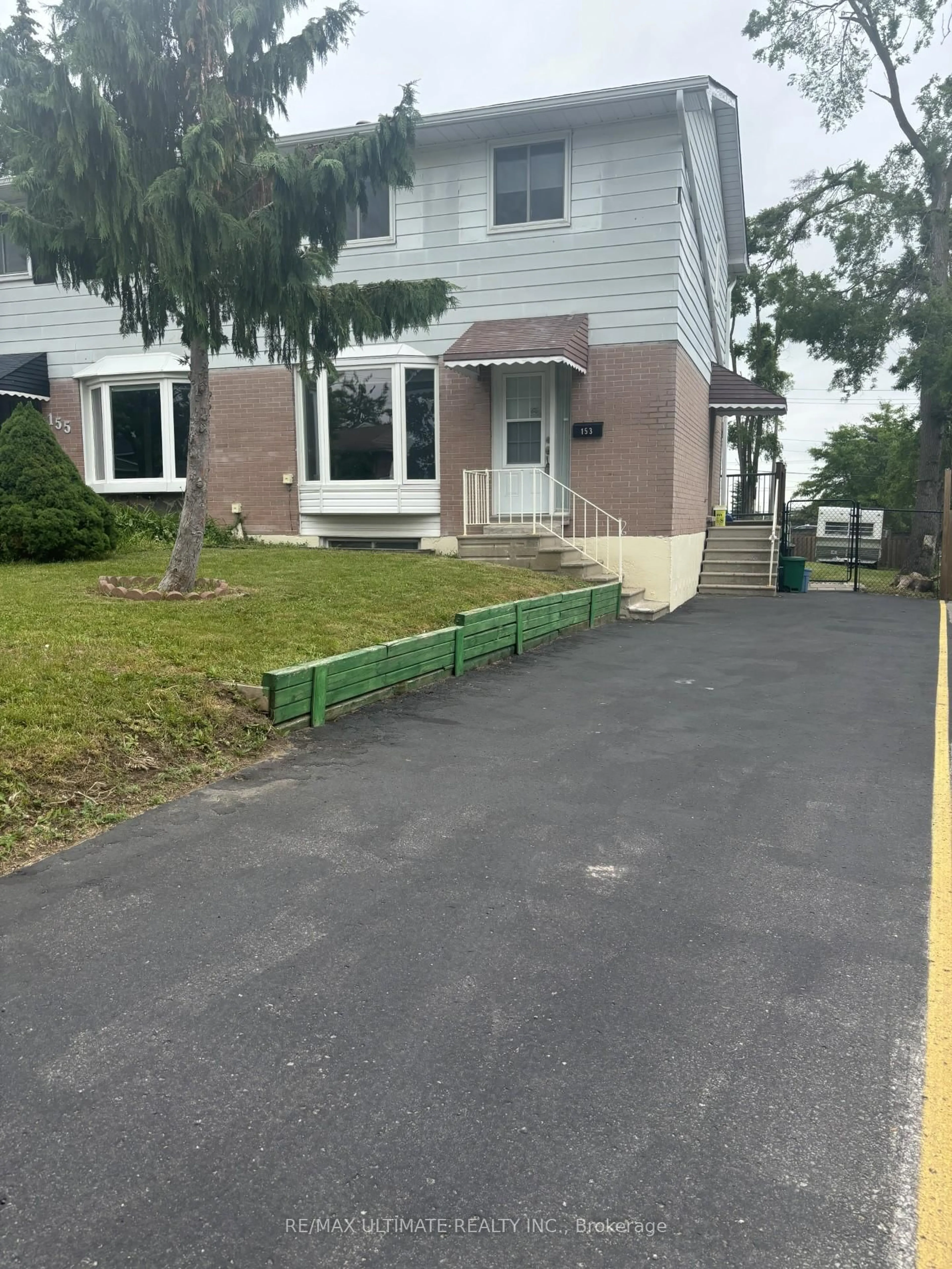 Unknown for 153 Daphne Cres, Barrie Ontario L4M 2Y7