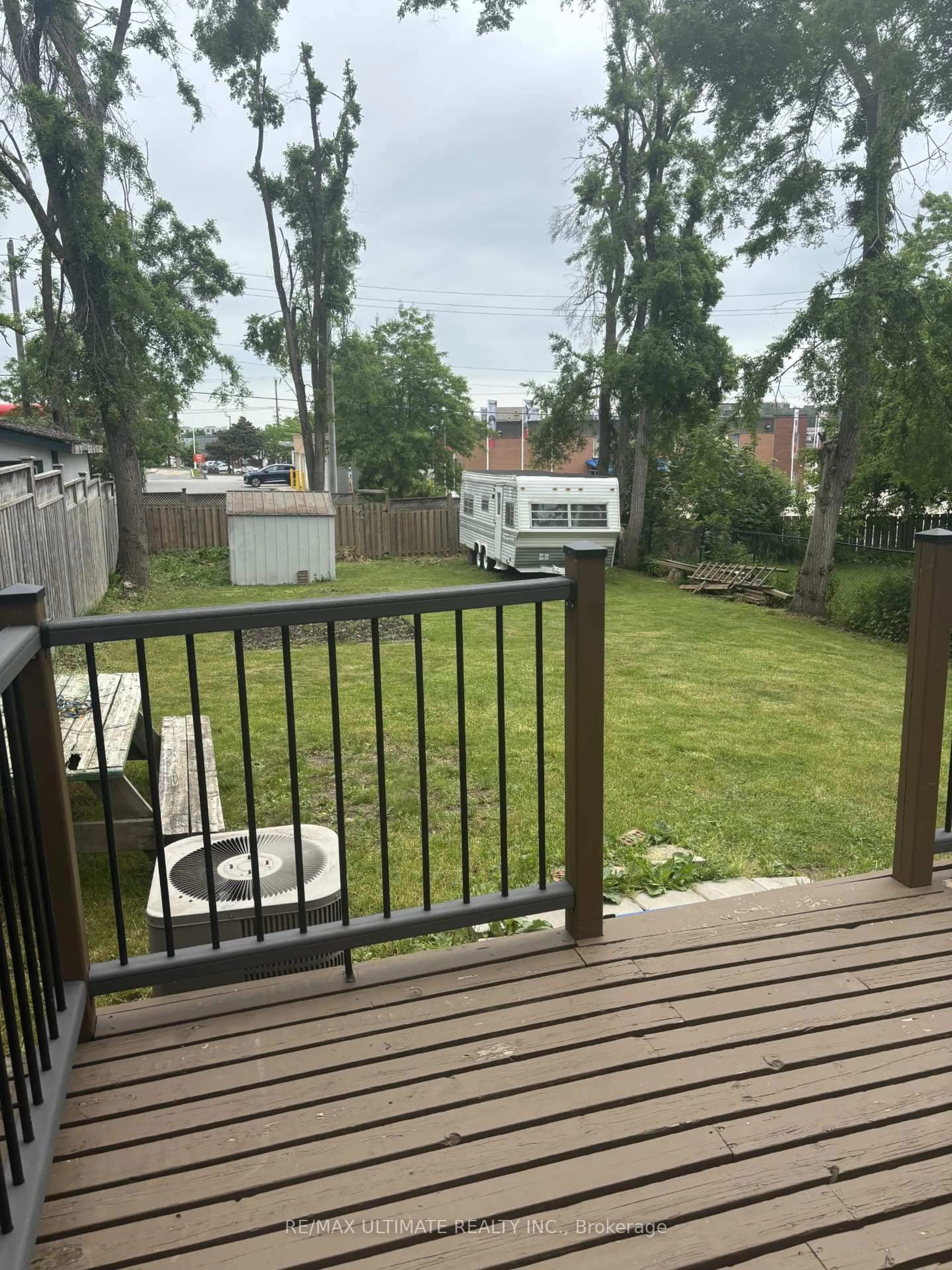 Unknown for 153 Daphne Cres, Barrie Ontario L4M 2Y7