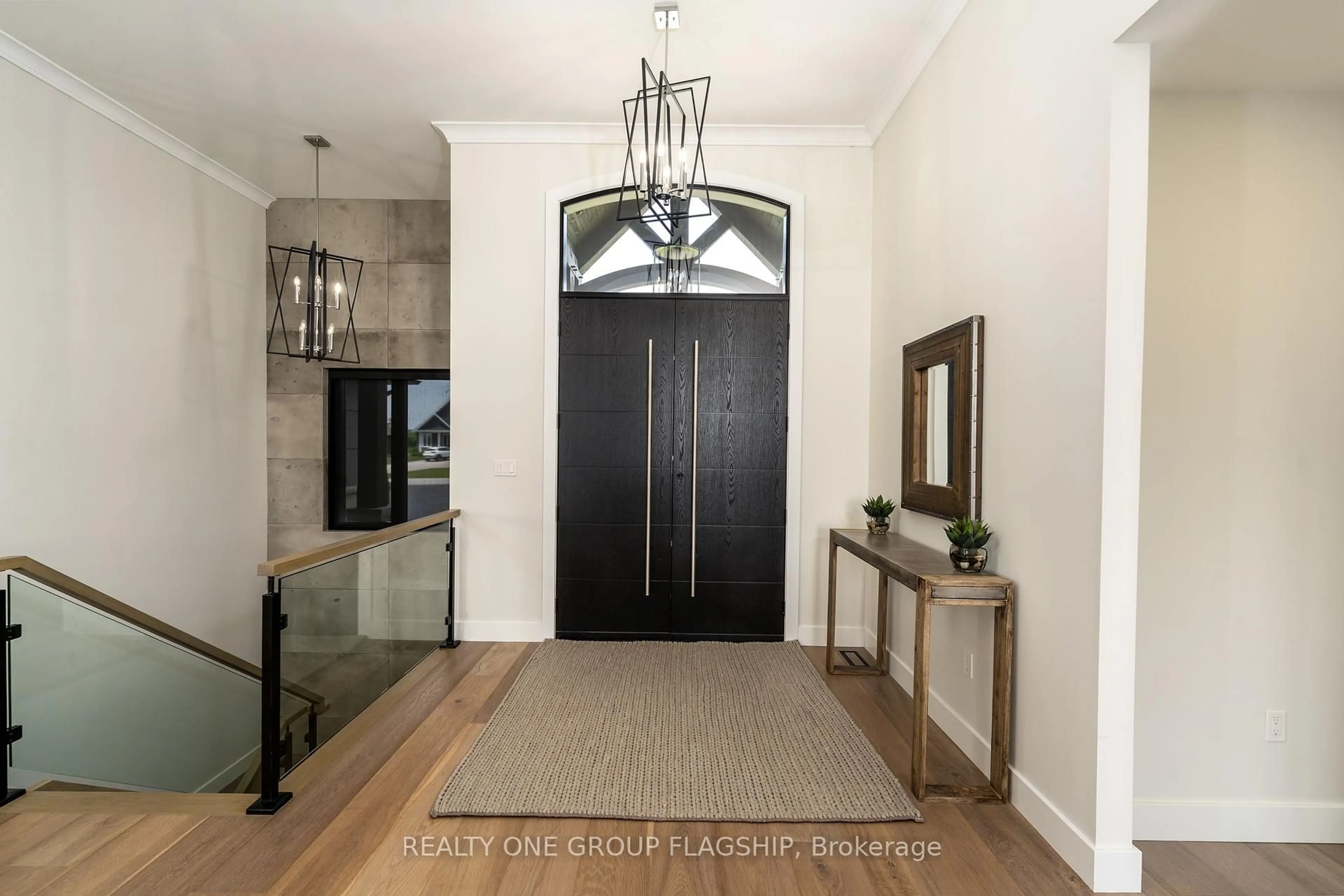 Indoor entryway for 1 Best Crt, Oro-Medonte Ontario L0L 2L0
