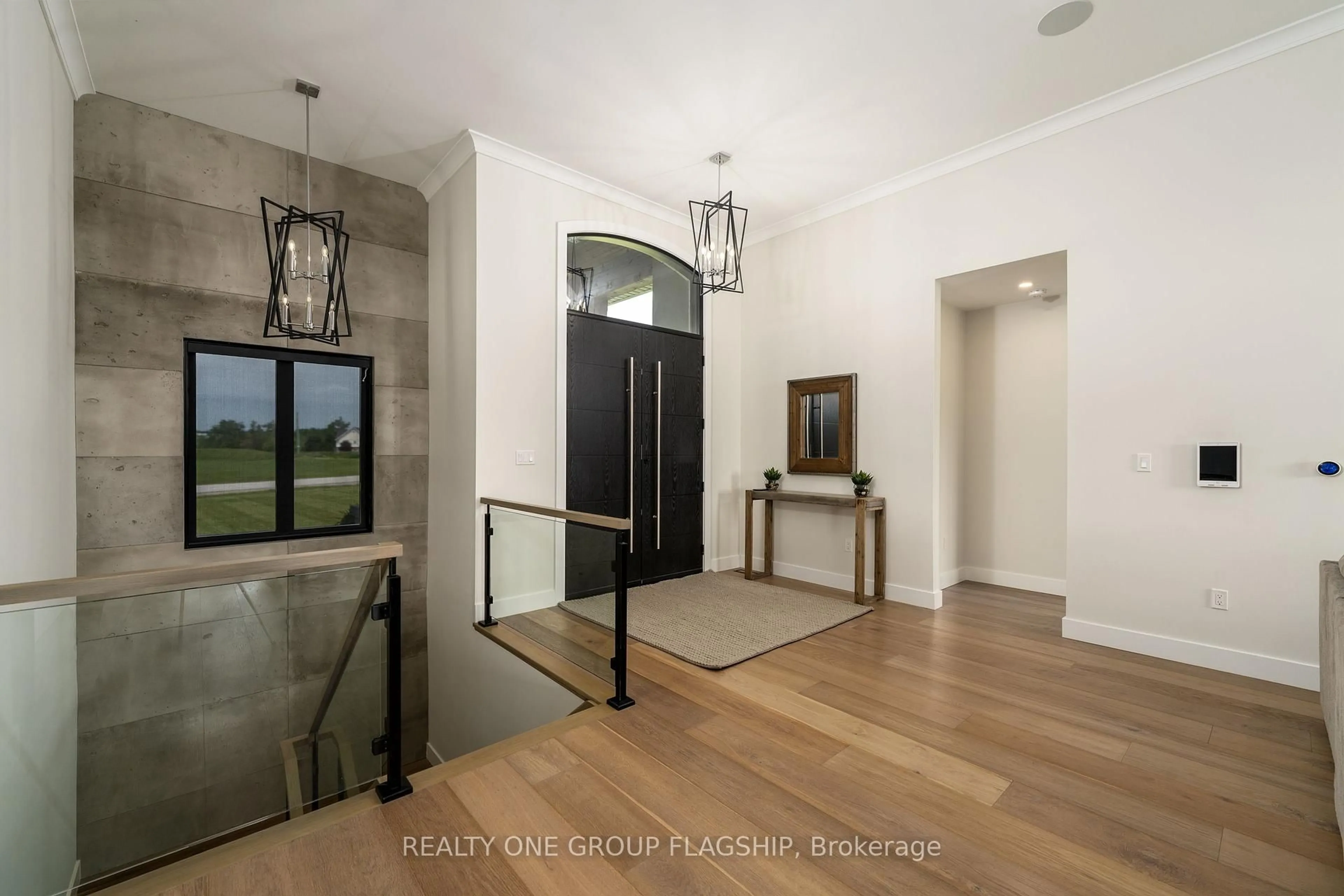 Indoor entryway for 1 Best Crt, Oro-Medonte Ontario L0L 2L0