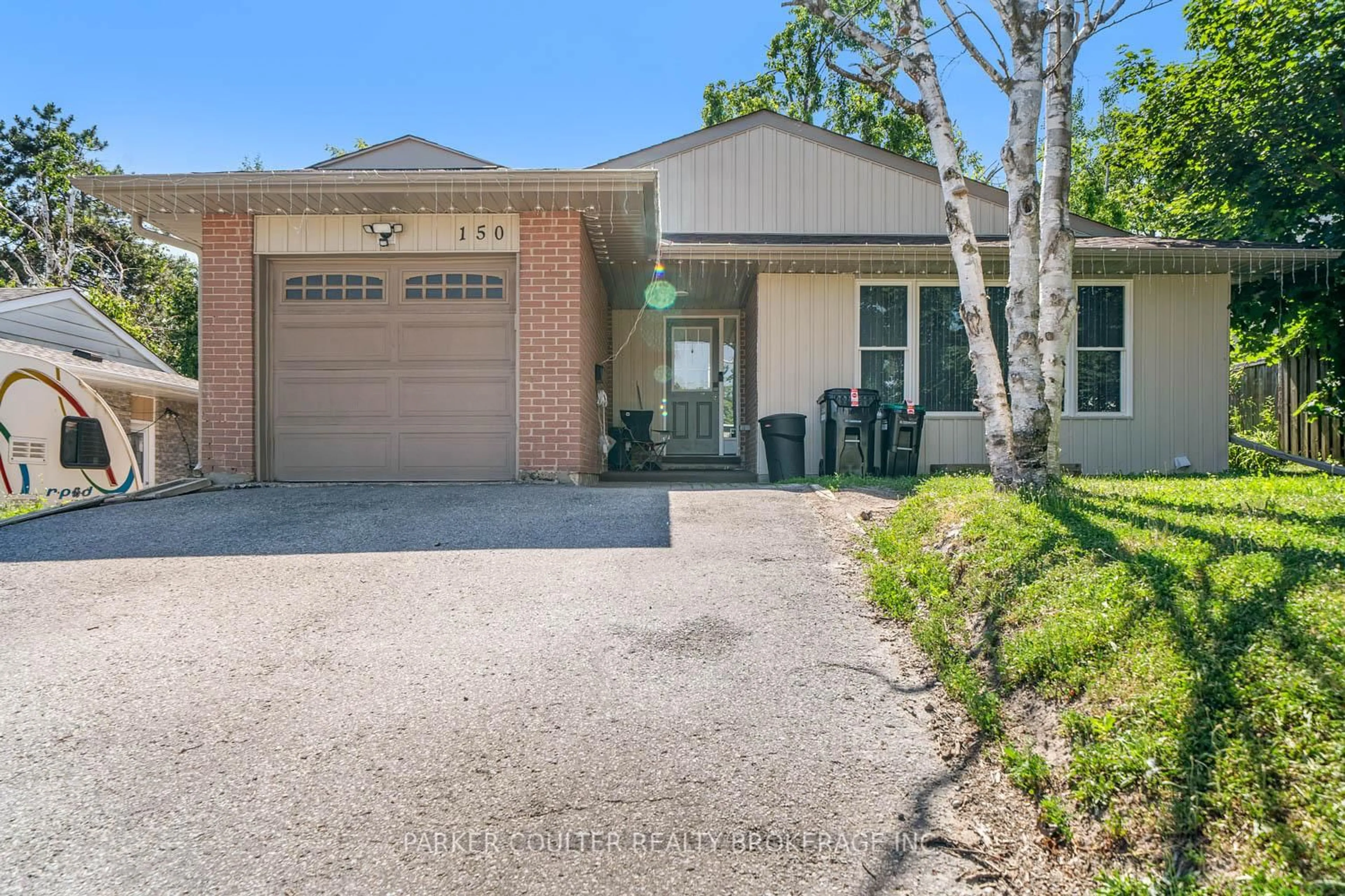 Home with brick exterior material, street for 150 Daphne Cres, Barrie Ontario L4M 2Z1