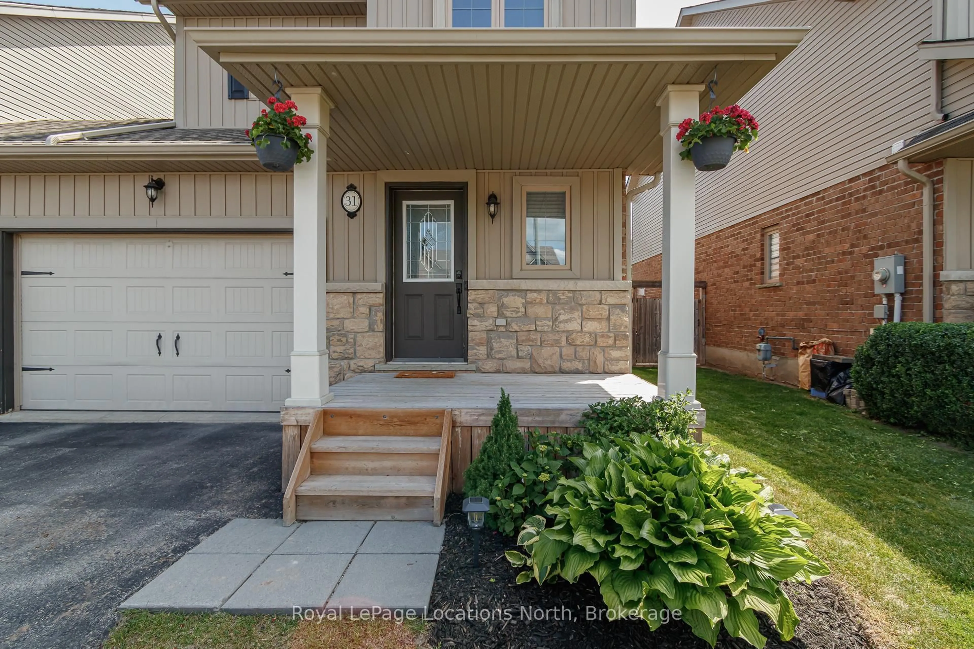 Home with brick exterior material, street for 31 Barr St, Collingwood Ontario L9Y 0E7