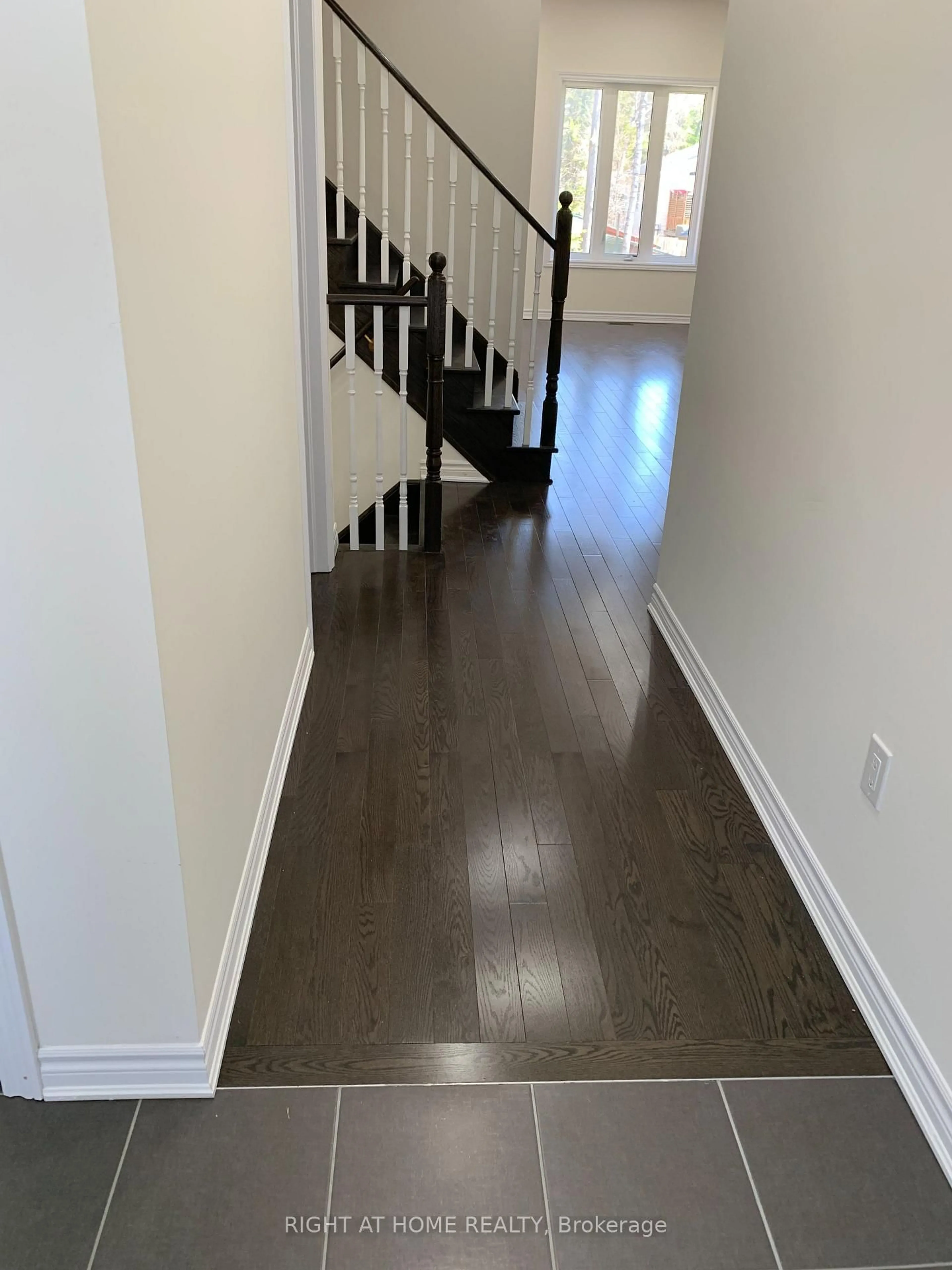 Indoor entryway for 39 Farwell Ave, Wasaga Beach Ontario L9Z 0H3